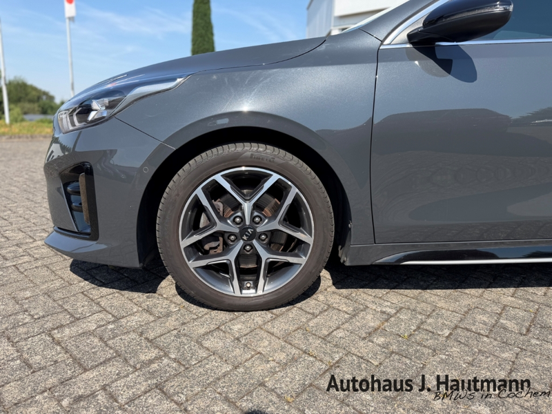 Kia ProCeed / pro_cee'd CRDi GT-Line +1.HAND+NAVI+PANO+RFK+JBL+ — photo 3