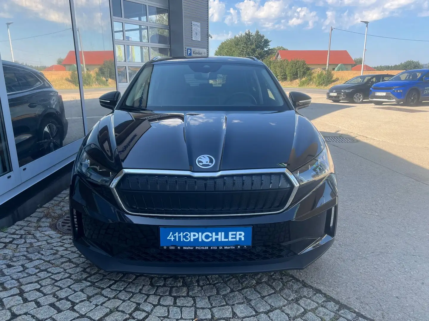 Skoda Enyaq 85x Schwarz - 2