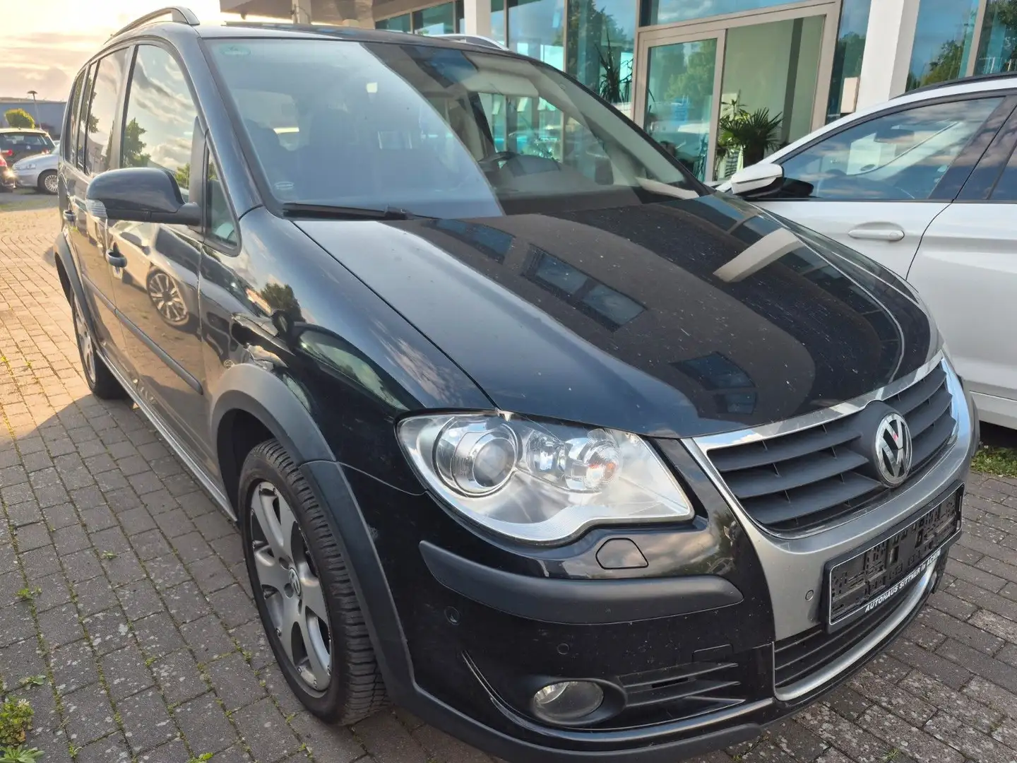 Volkswagen Touran CrossTouran 2.0 TDI Bi-Xenon 7 Sitze Navi Schwarz - 1