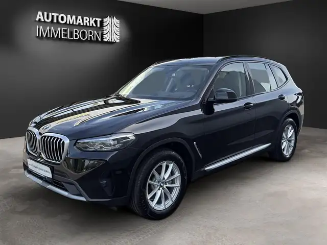 BMW X3 view 4