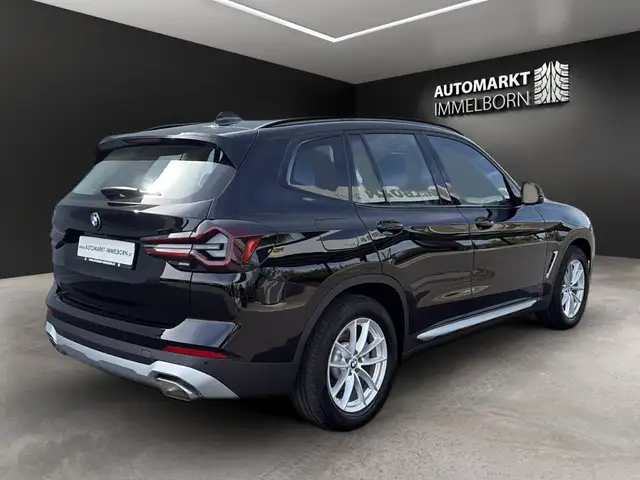 BMW X3 view 8