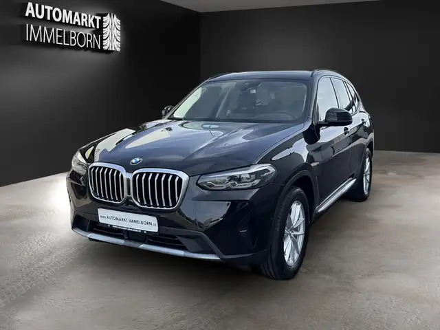 BMW X3 view 3