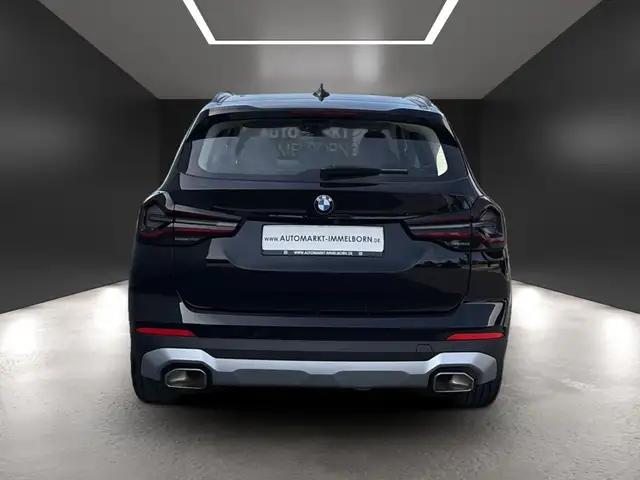 BMW X3 view 10
