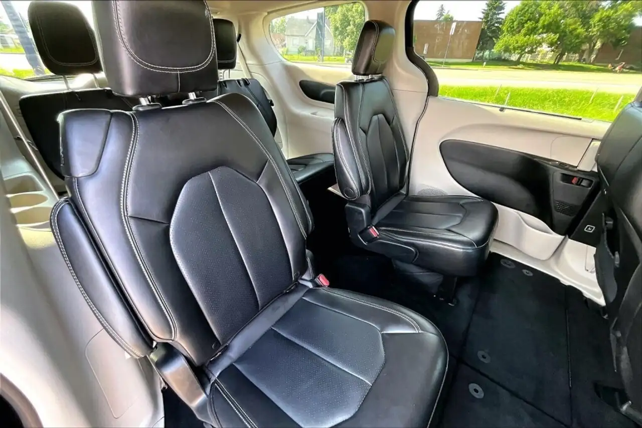 Chrysler Pacifica снимка Chrysler Pacifica
