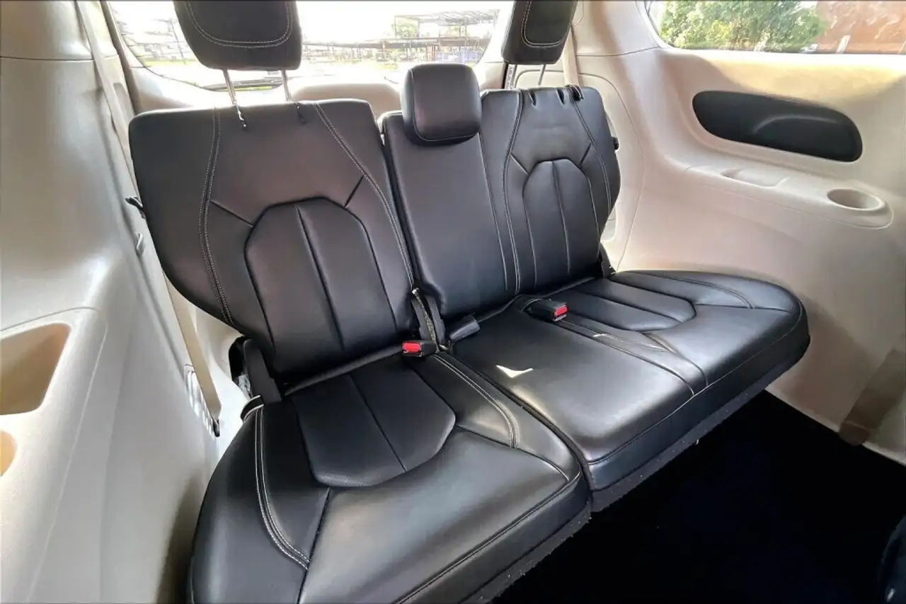 Chrysler Pacifica снимка Chrysler Pacifica