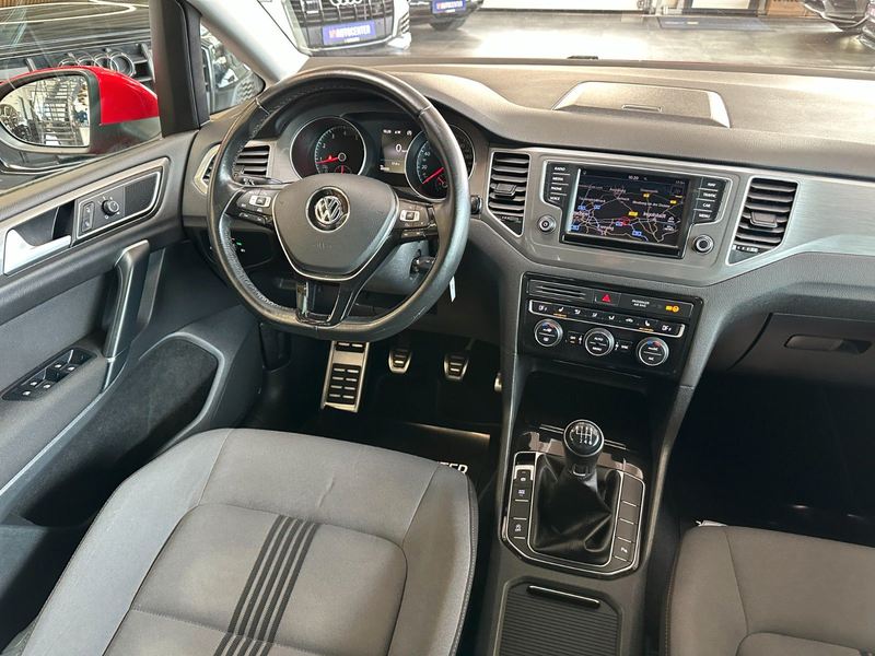 Volkswagen Golf VII Allstar *LED*Navi*Kamera*AHK Schwenkb* — photo 6