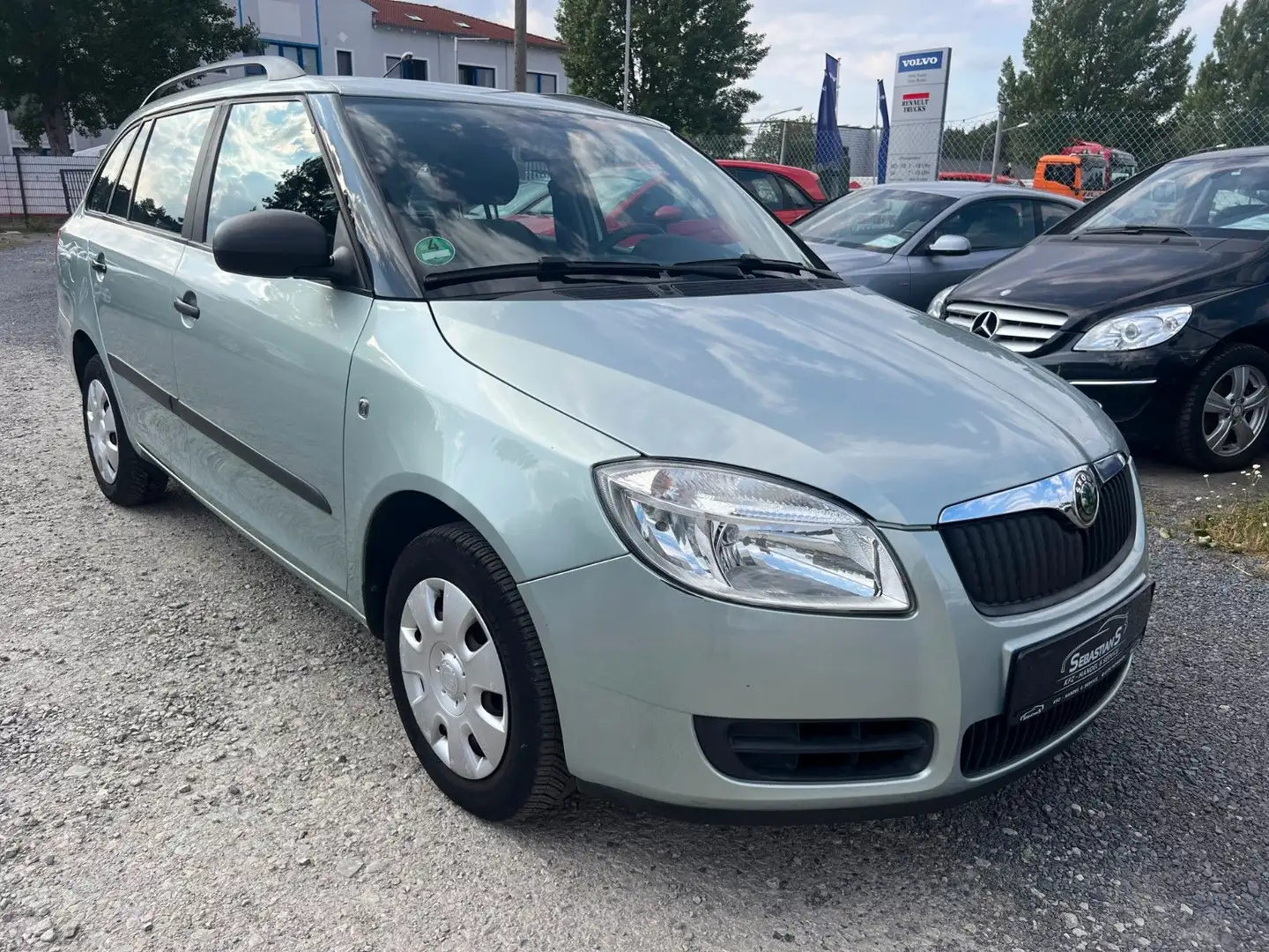 Skoda Fabia Combi 1.4l Cool Edition Tüv + Insp neu Silver - 1