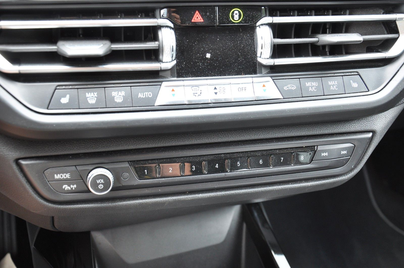 BMW 118 d Sport Line |LED|Navi|RFK|live Cockpit| — photo 14