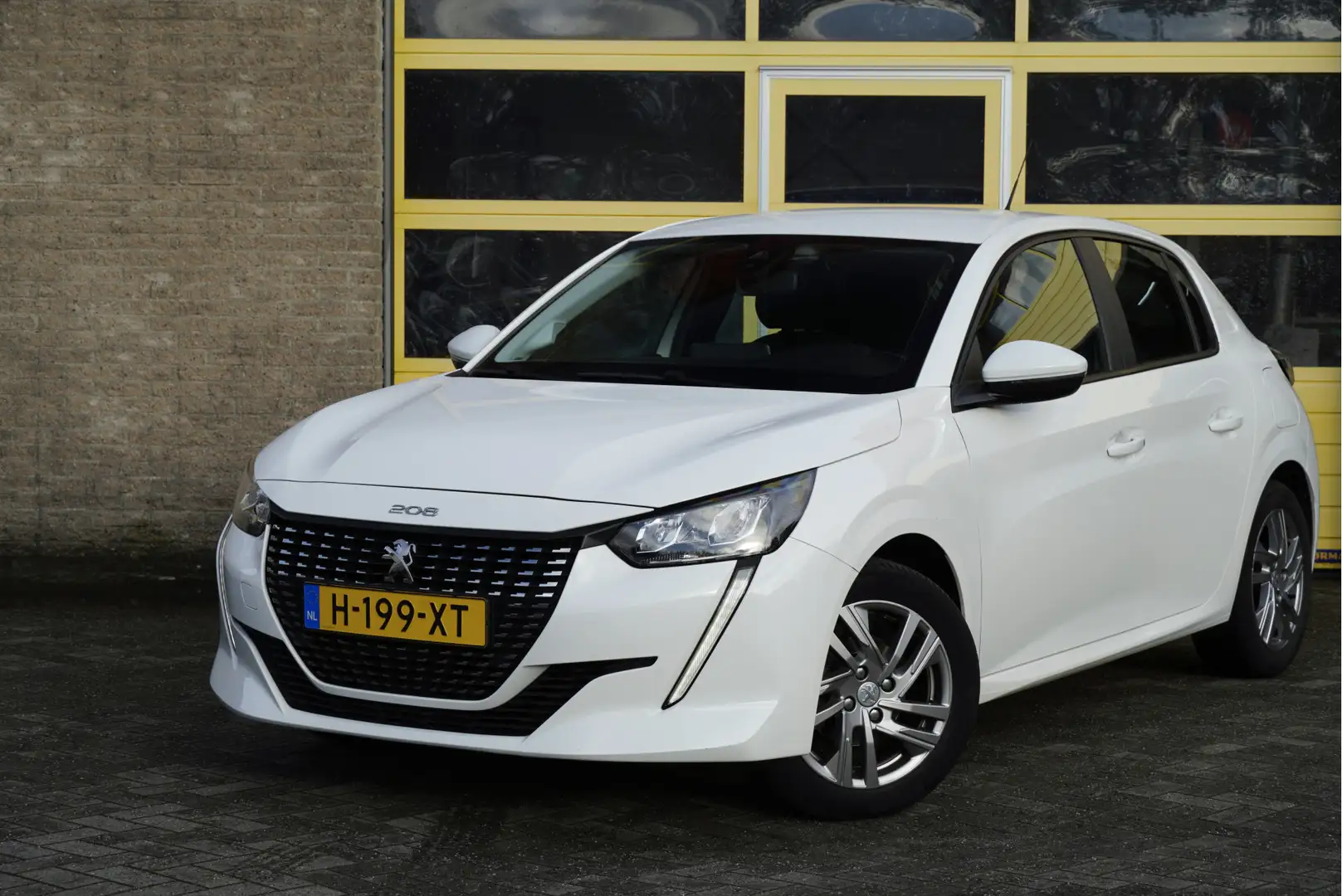 Peugeot 208 1.2 PureTech 5drs Blue Lease Active BJ2020 Lmv 16" Wit - 2