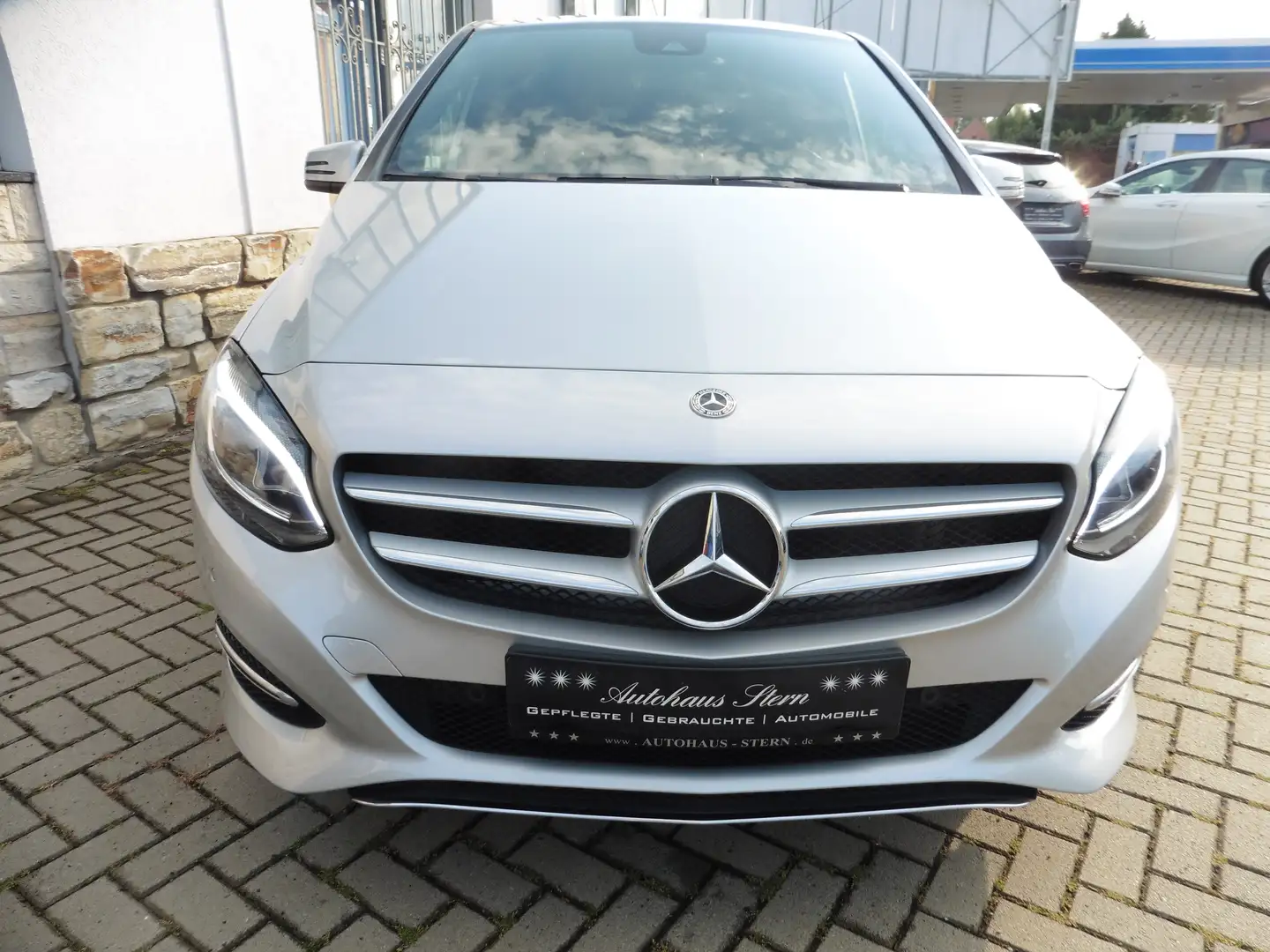 Mercedes-Benz B 180 Urban*LED*NAVI*PDC*WR*Tempoma*SHZ*Keyless... Silber - 2