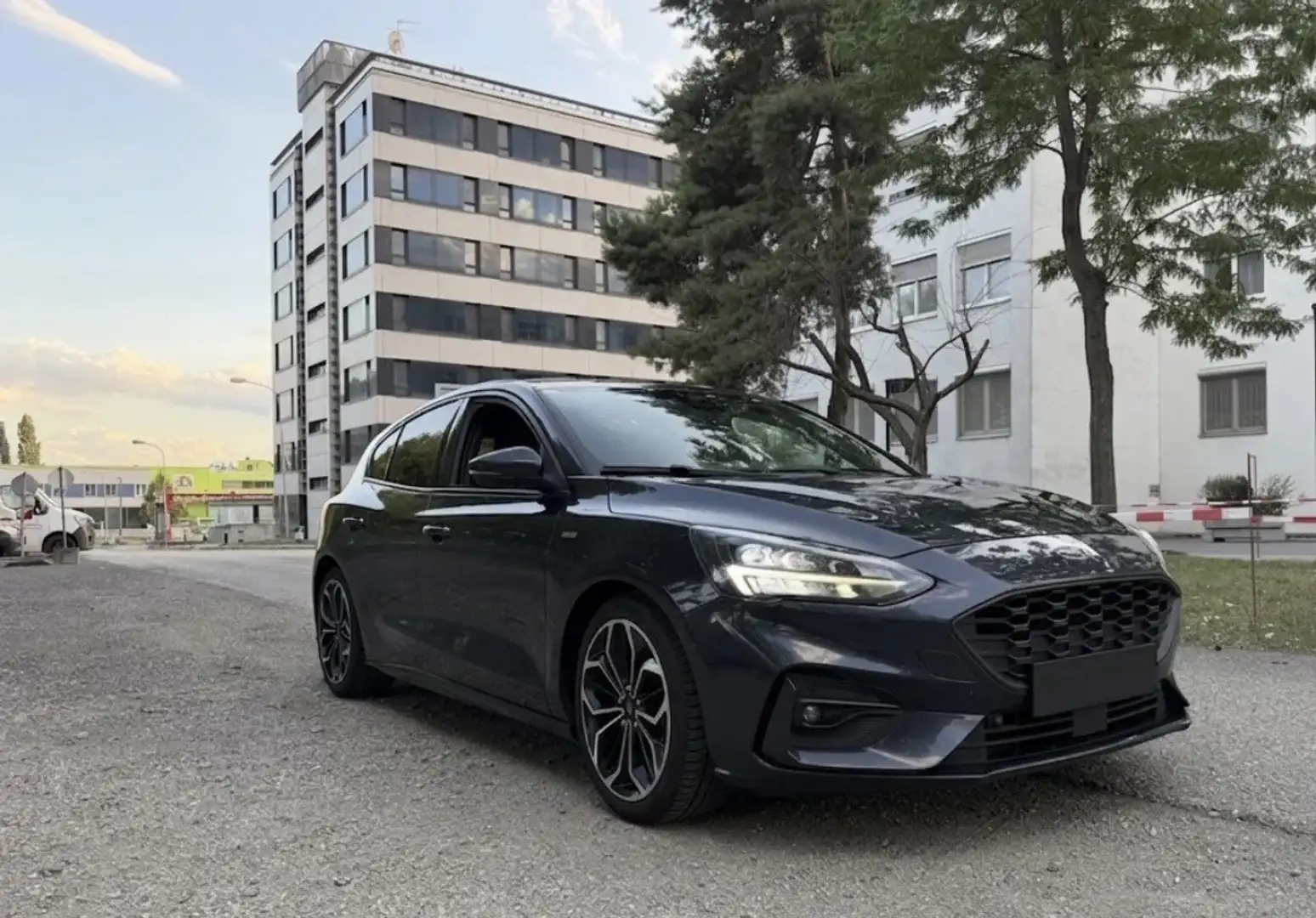 Ford Focus 1,0 EcoBoost Hybrid ST-Line X - 1