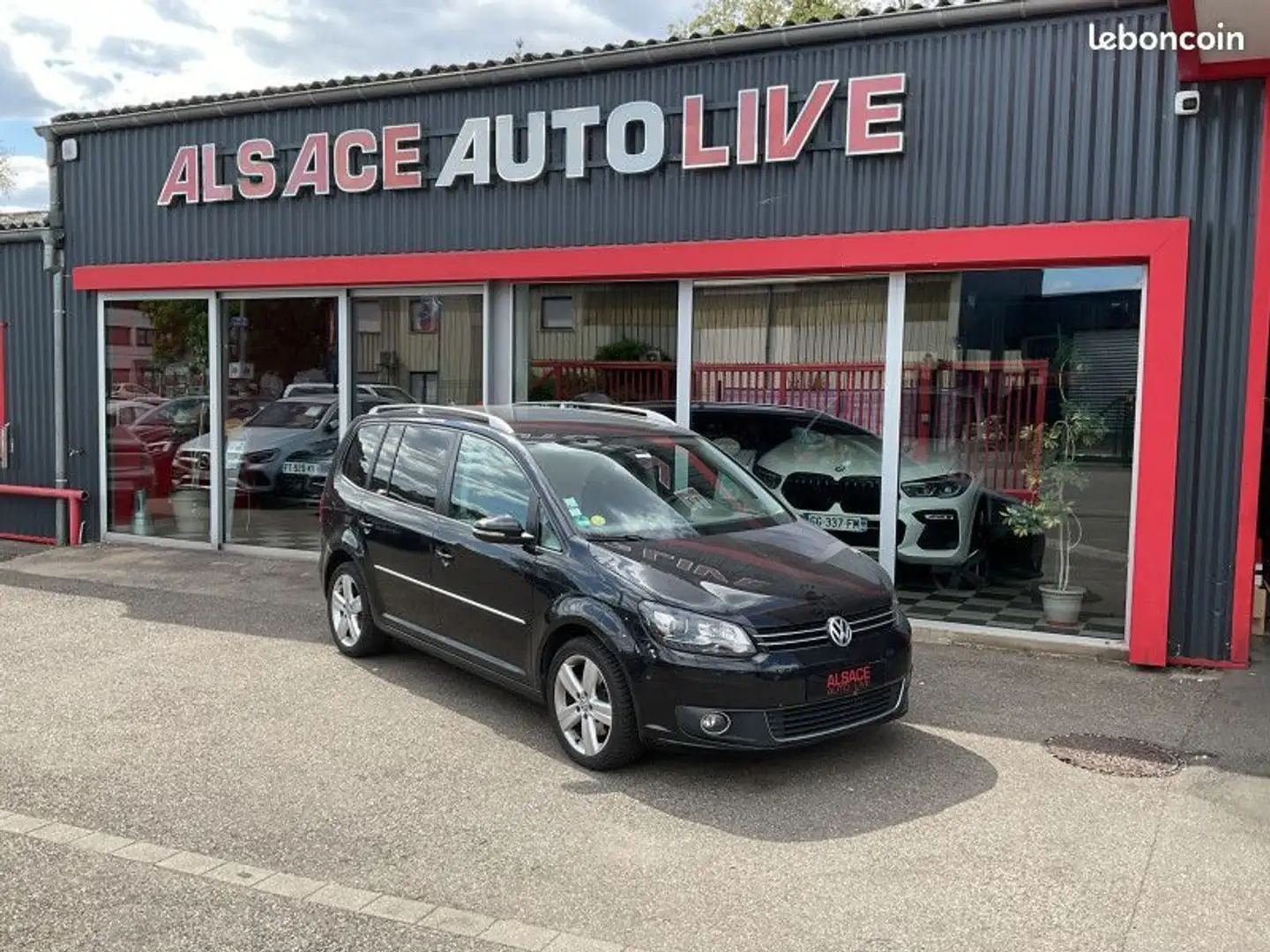 Volkswagen Touran 2.0 TDI 140CH BLUEMOTION TECHNOLOGY FAP CONFORTLINE Noir - 1