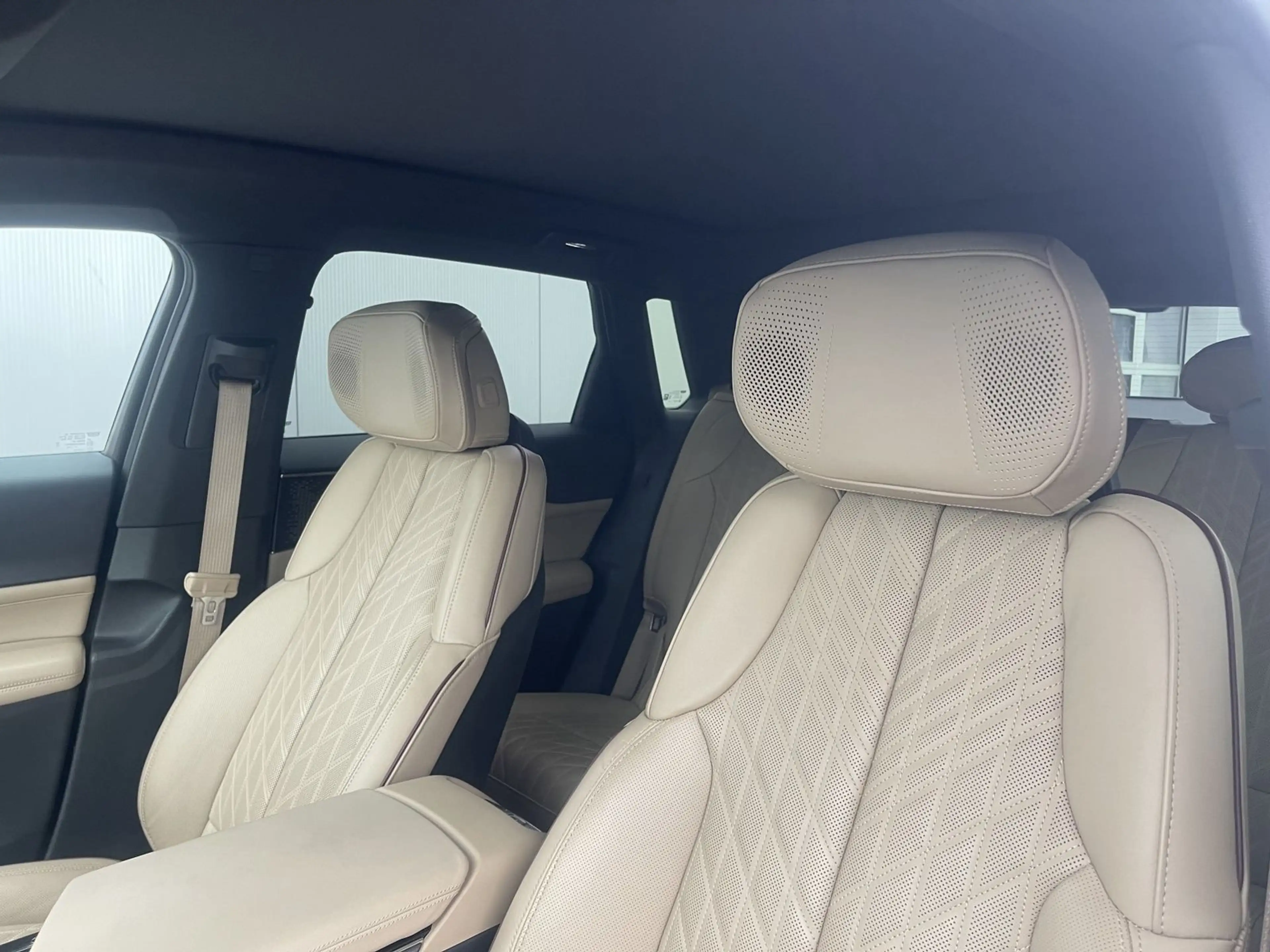Cadillac Lyriq Luxury 600e AWD | Vollausstattung — photo 11