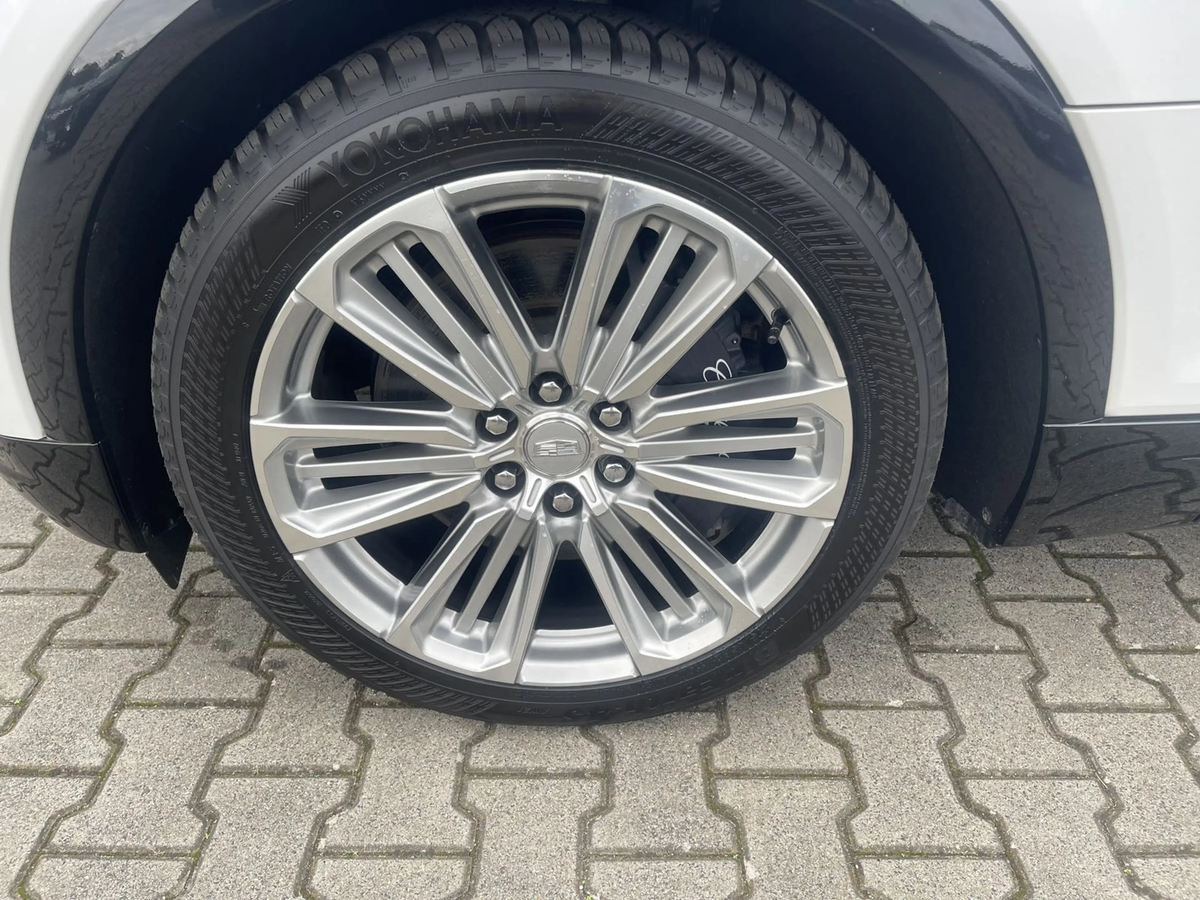Cadillac Lyriq Luxury 600e AWD | Vollausstattung — photo 6