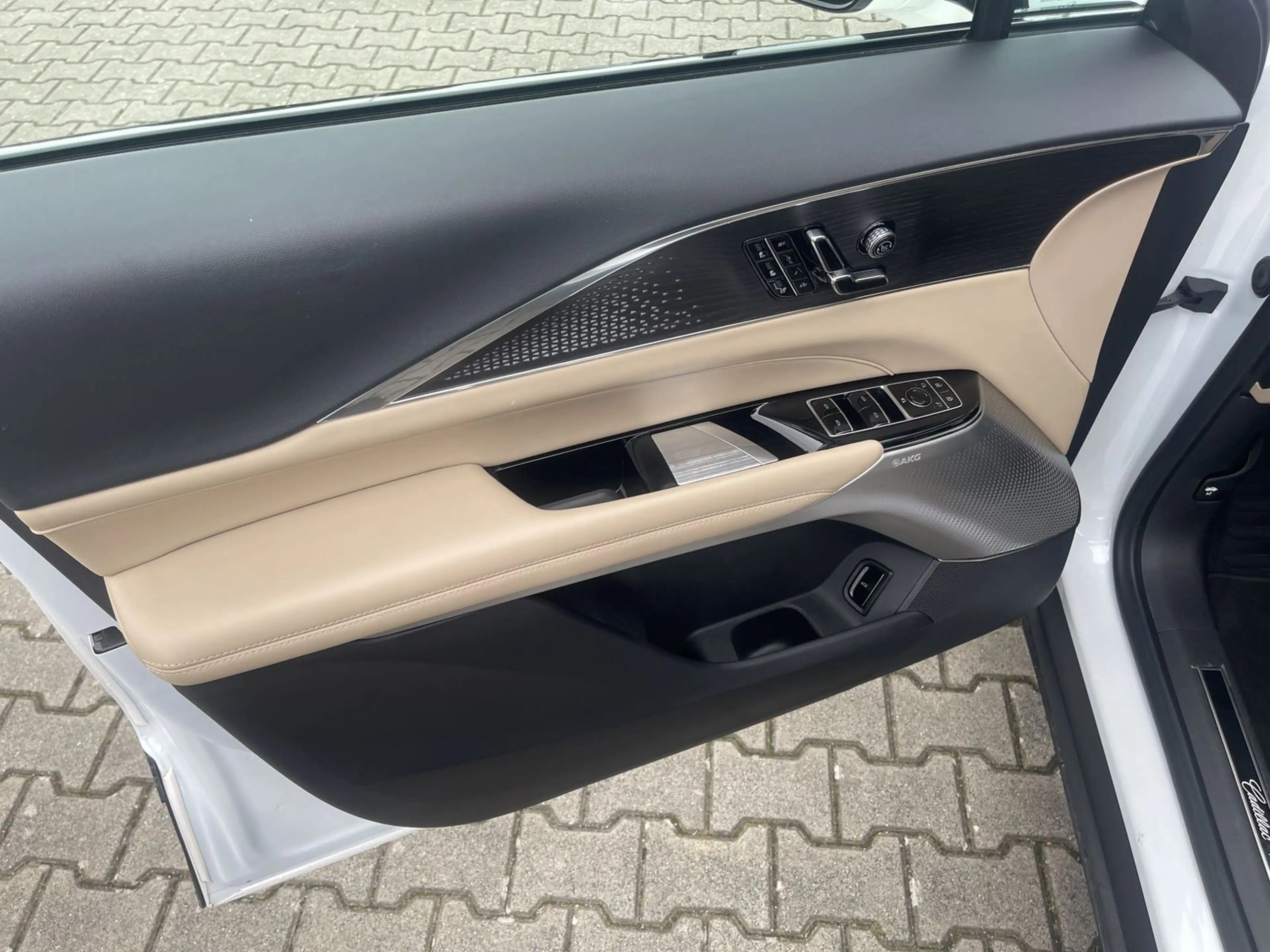 Cadillac Lyriq Luxury 600e AWD | Vollausstattung — photo 7