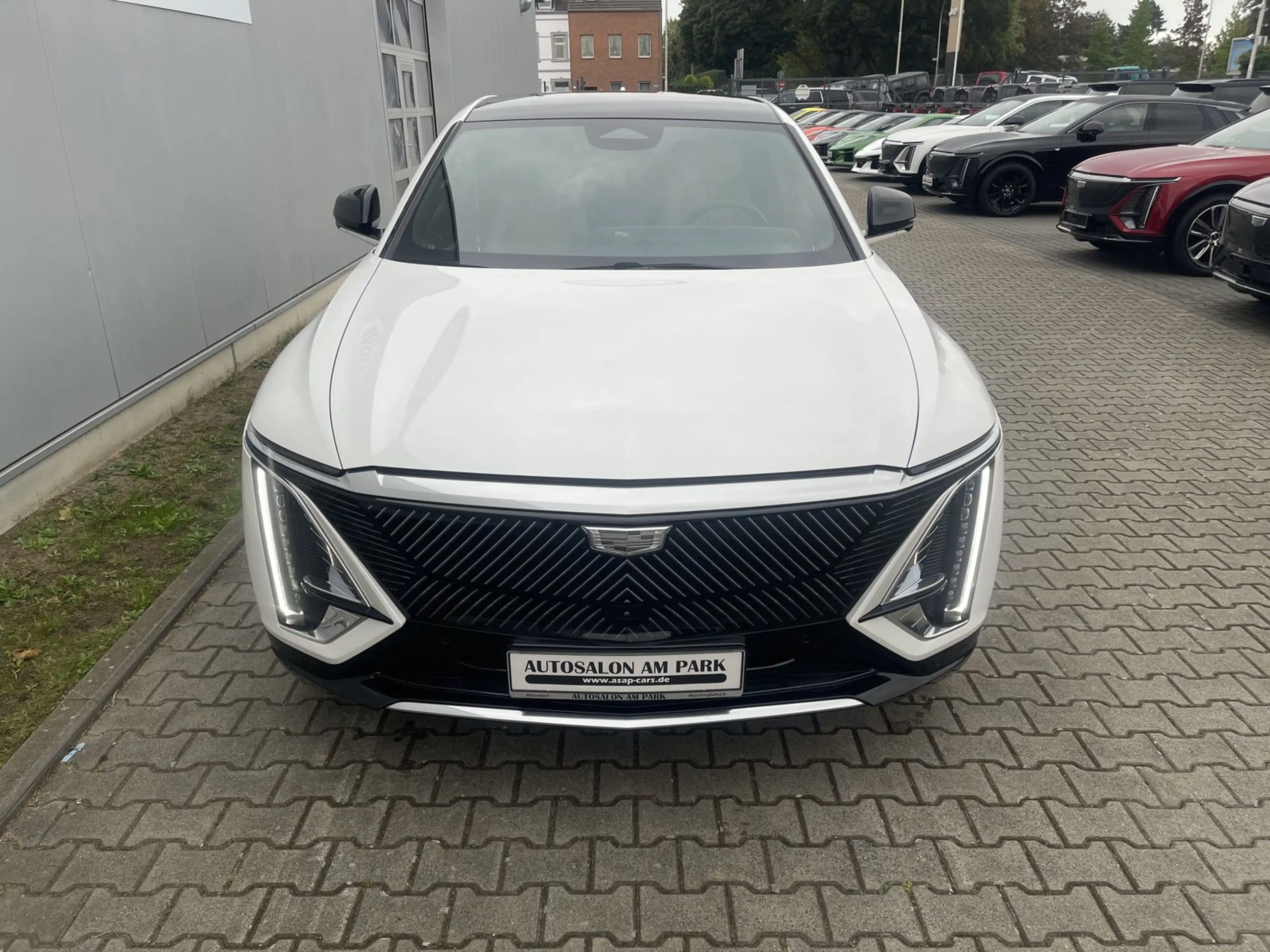 Cadillac Lyriq Luxury 600e AWD | Vollausstattung — photo 2