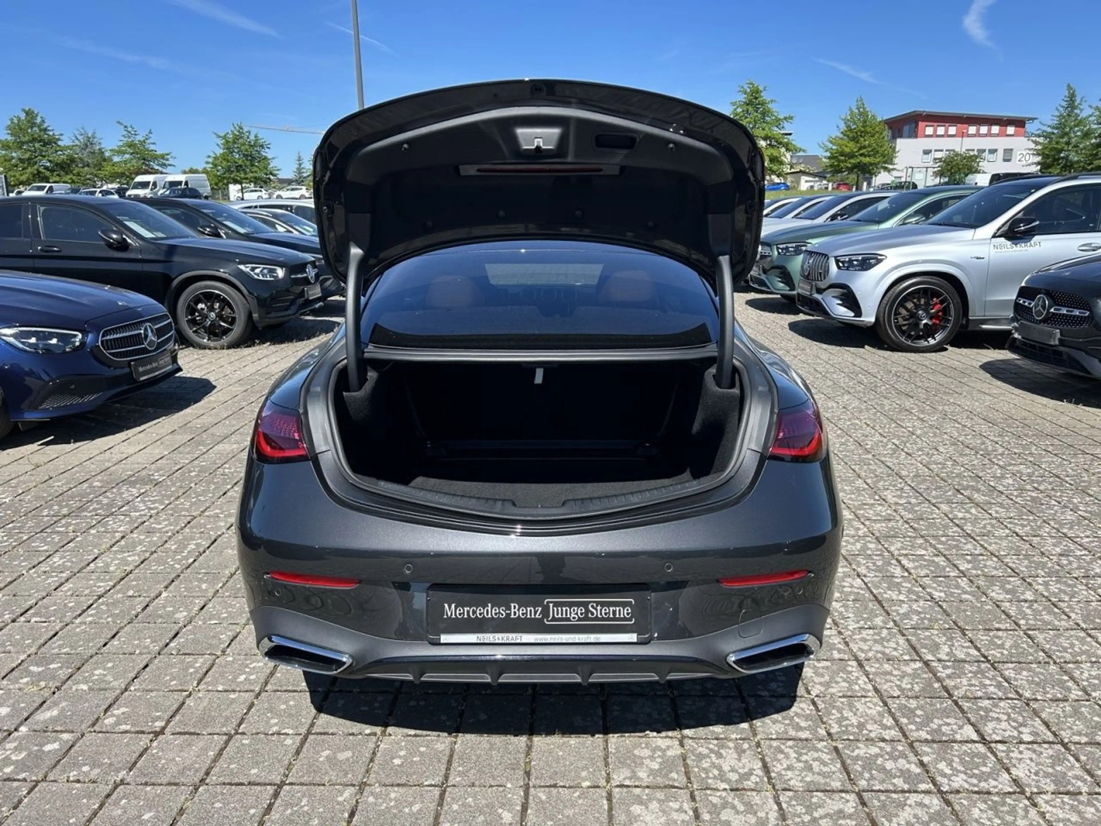 Mercedes-Benz CLE 220 d Coupé AMG+NIGHT+FAHRASSIST+MEMORY+KAM — photo 10