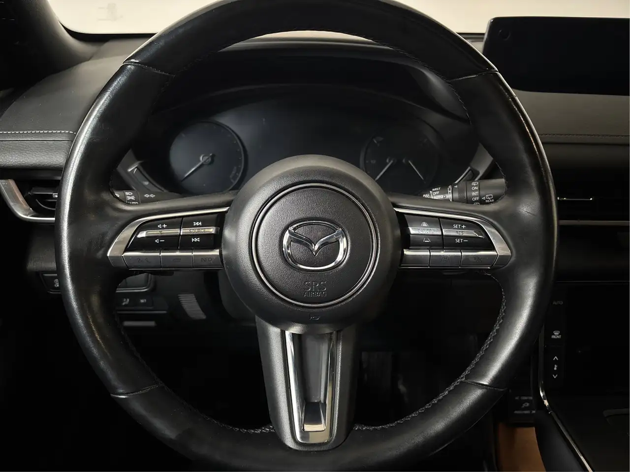 Mazda MX-30 снимка Mazda MX-30