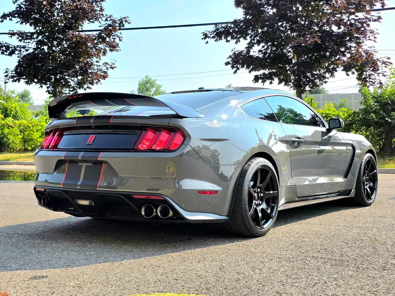 Ford Mustang снимка Ford Mustang