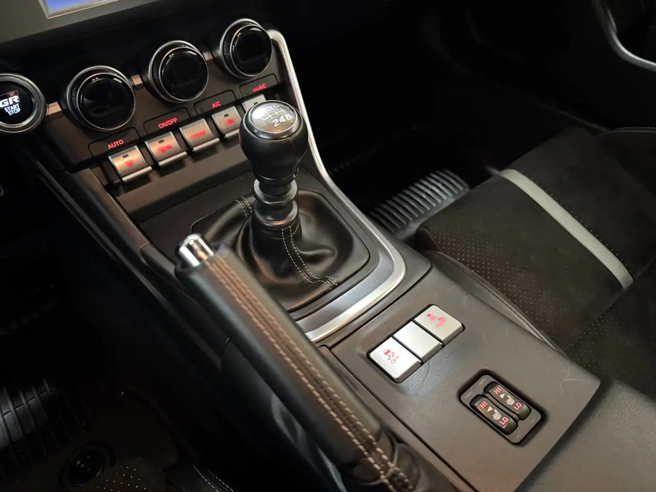 Toyota GR86 снимка Toyota GR86