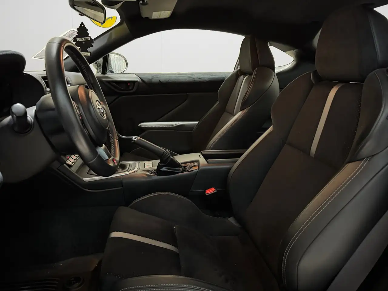 Toyota GR86 снимка Toyota GR86