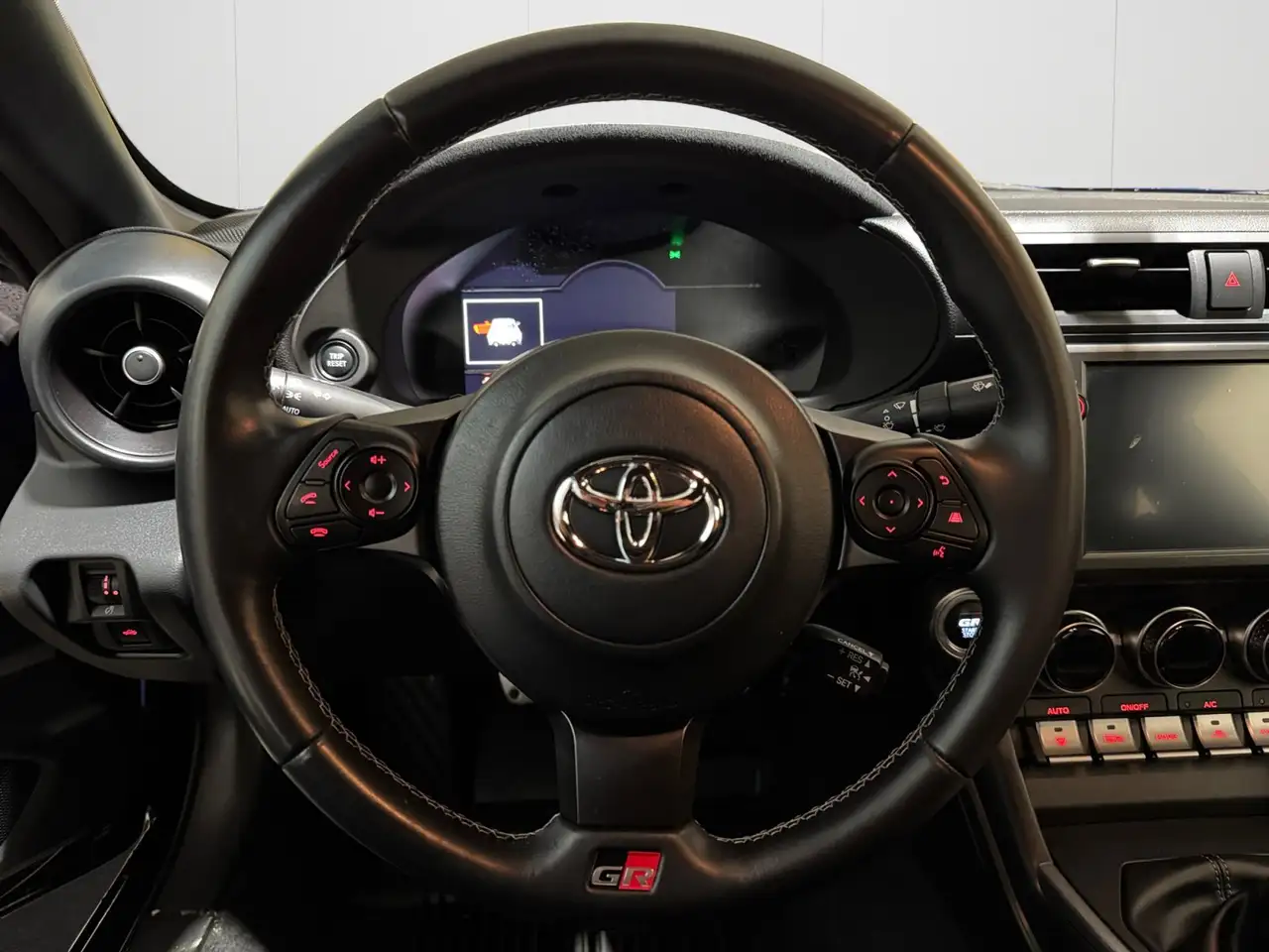 Toyota GR86 снимка Toyota GR86