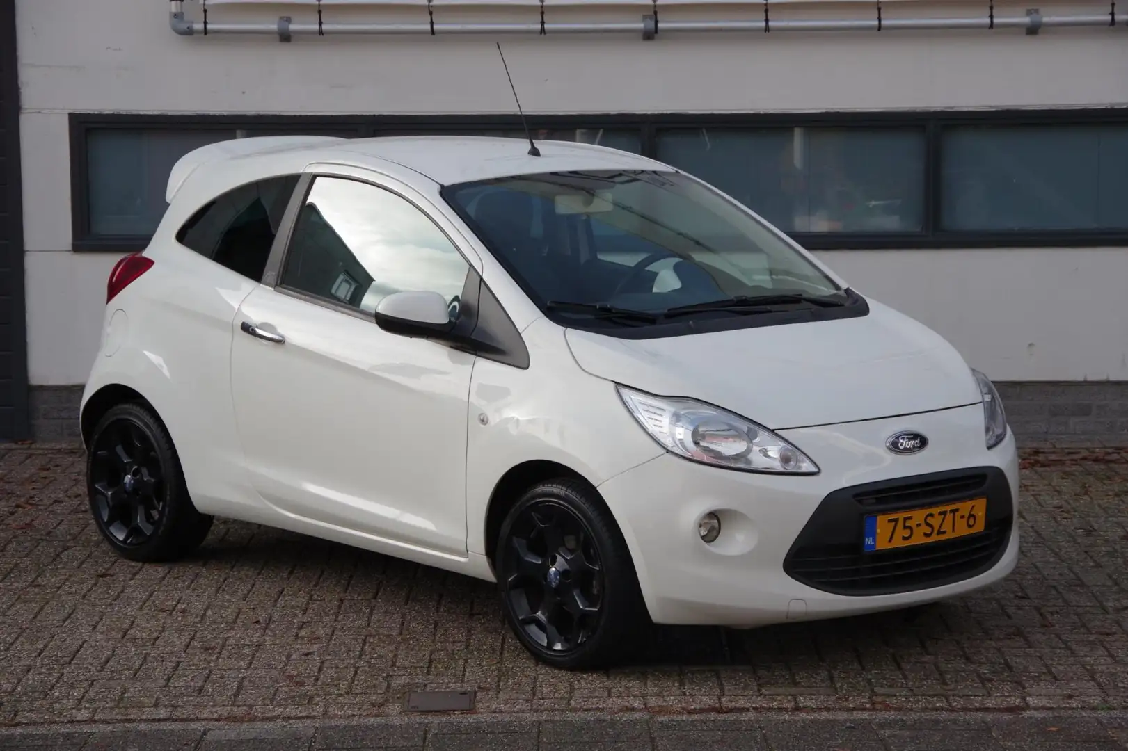 Ford Ka/Ka+ 1.2 Titanium X start/stop /1e eigenaar/ NL Auto/ Wit - 2