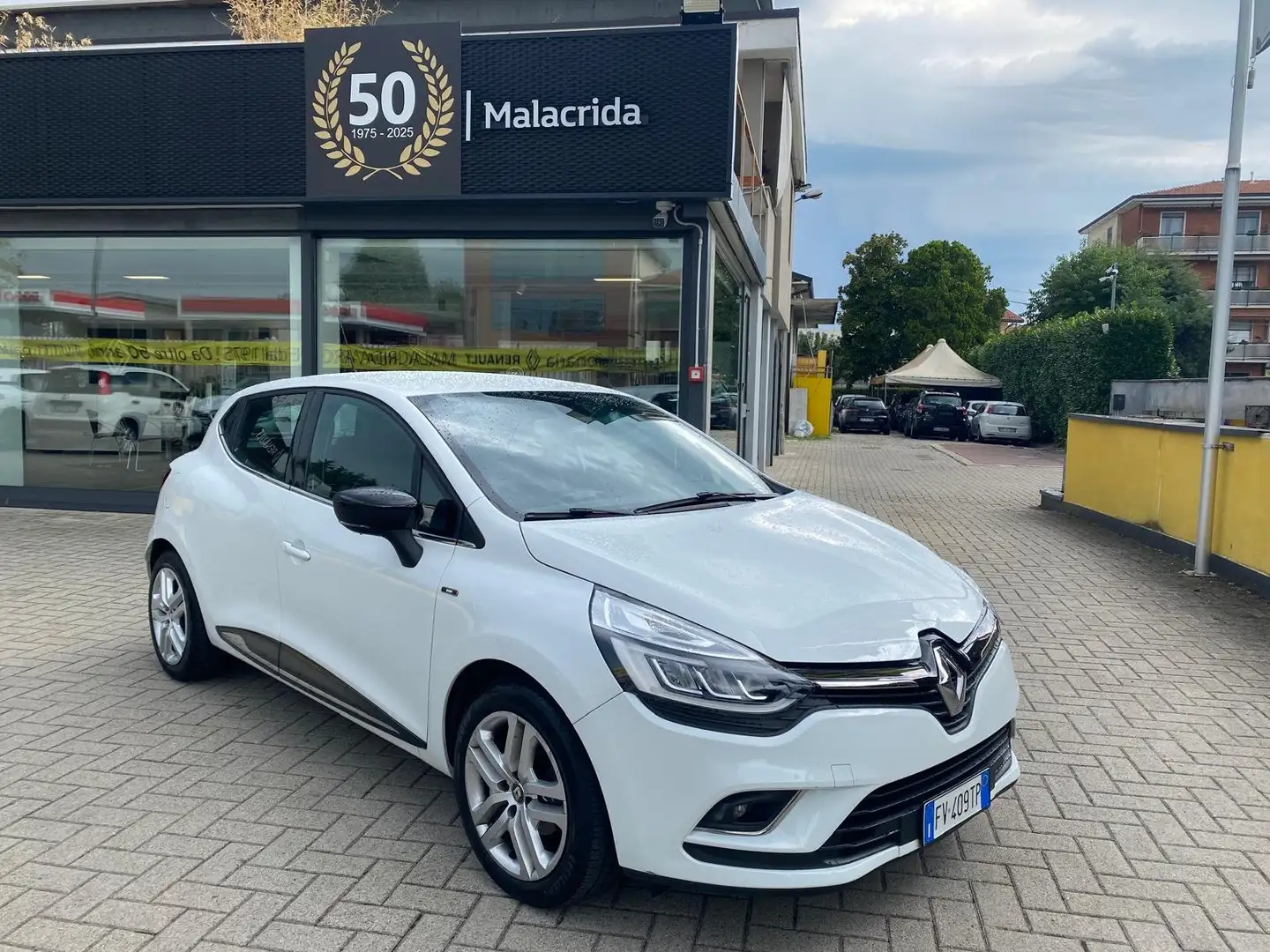 Renault Clio Clio IV 2017 0.9 tce Moschino Zen Gpl 90cv Blanc - 1