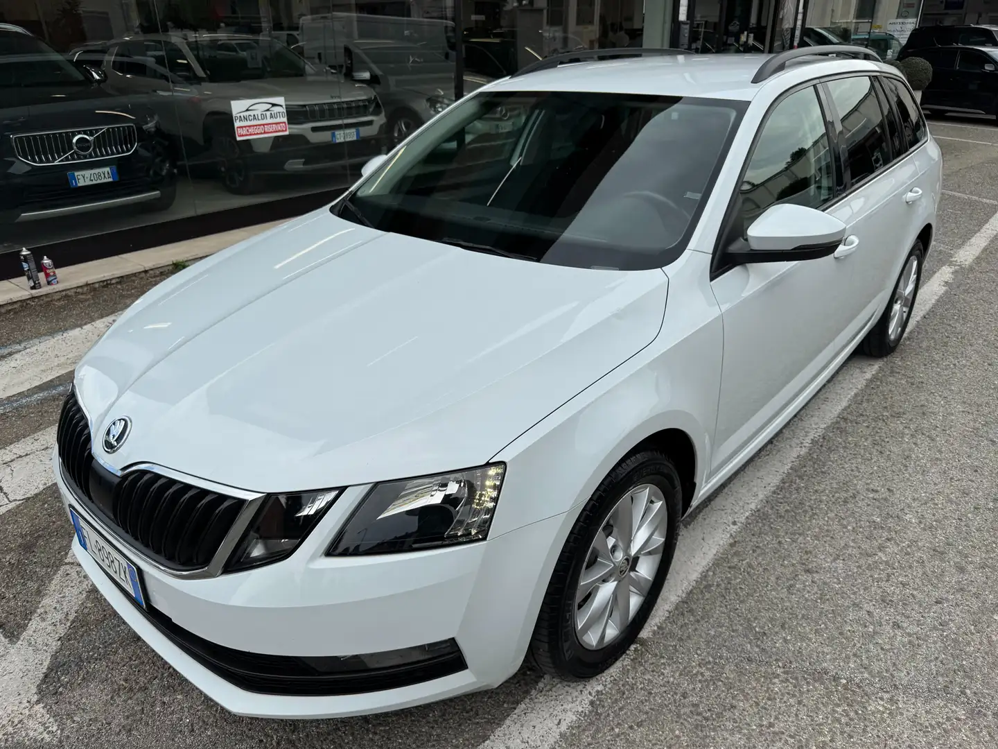 Skoda Octavia Wagon 1.6 tdi Ambition 115cv AUTOCARRO N1 4 POSTI, Bianco - 1