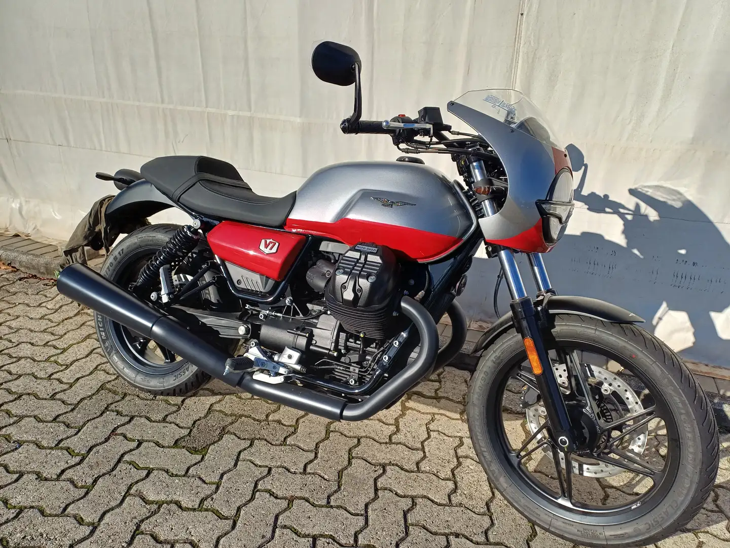 Moto Guzzi V 7 MOTO GUZZI V7 STONE-CORSA 2024 KM0 Gri - 2