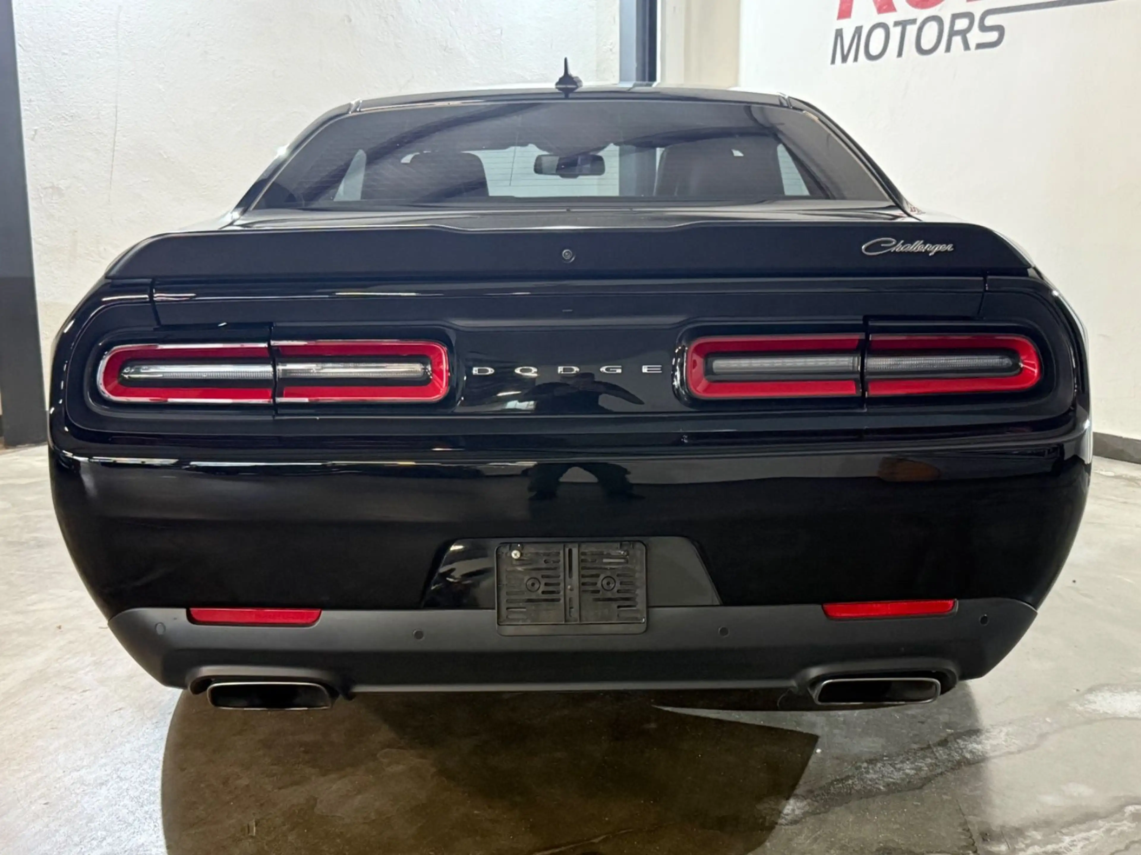 Dodge Challenger SRT 392 HEMI 6.4 Kamera H&K — photo 8