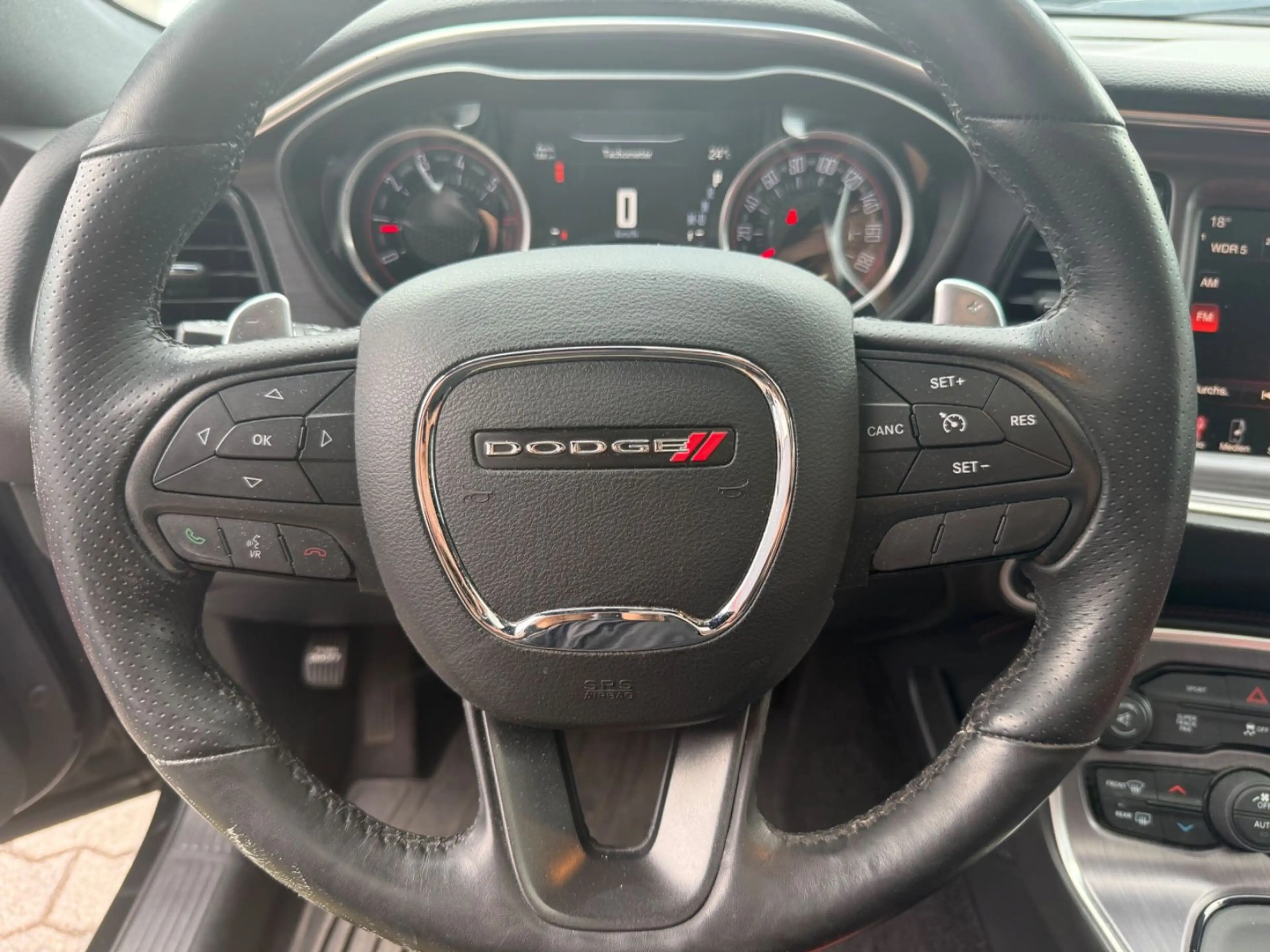 Dodge Challenger SRT 392 HEMI 6.4 Kamera H&K — photo 13