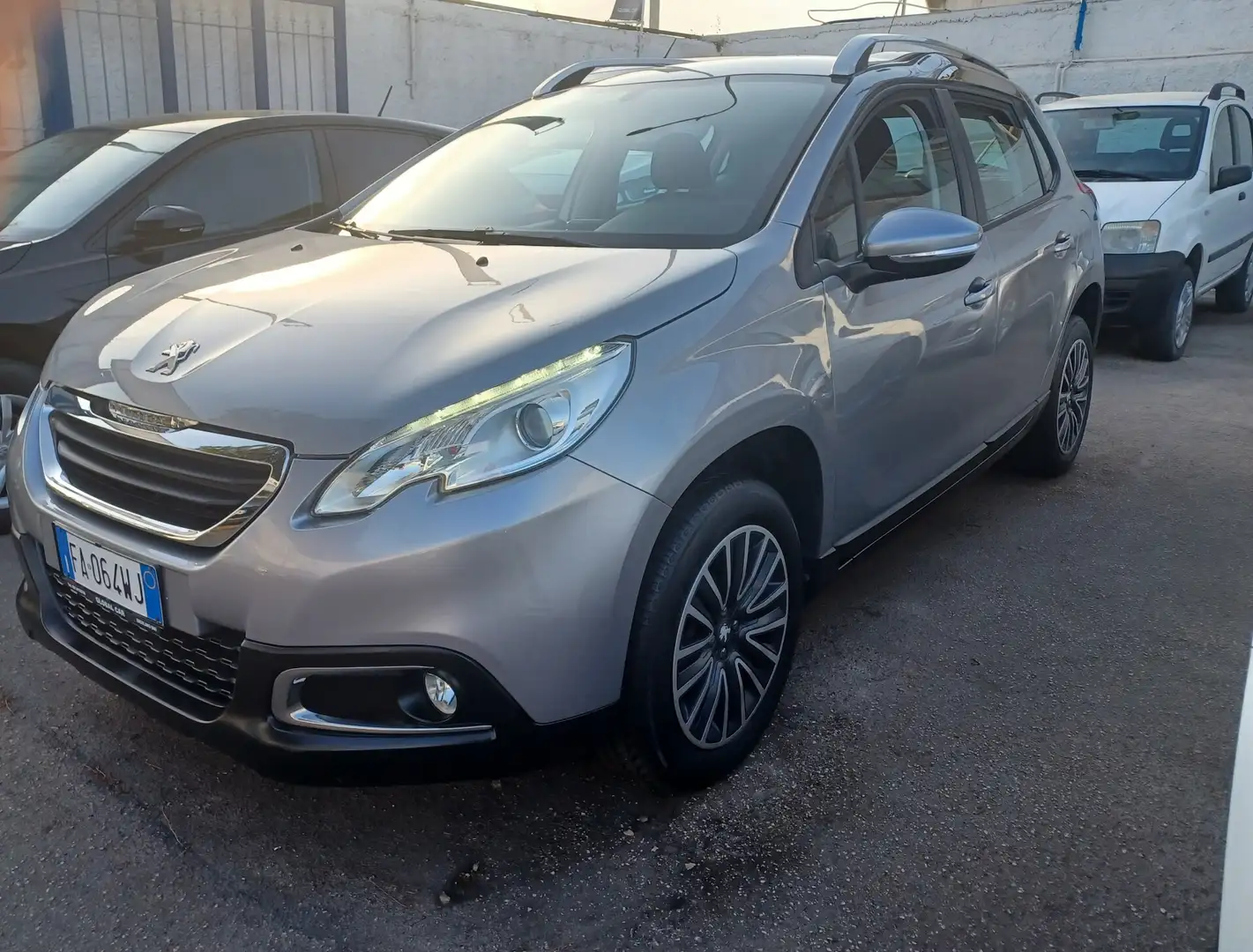 Peugeot 2008 PureTech 82 Active Grigio - 1