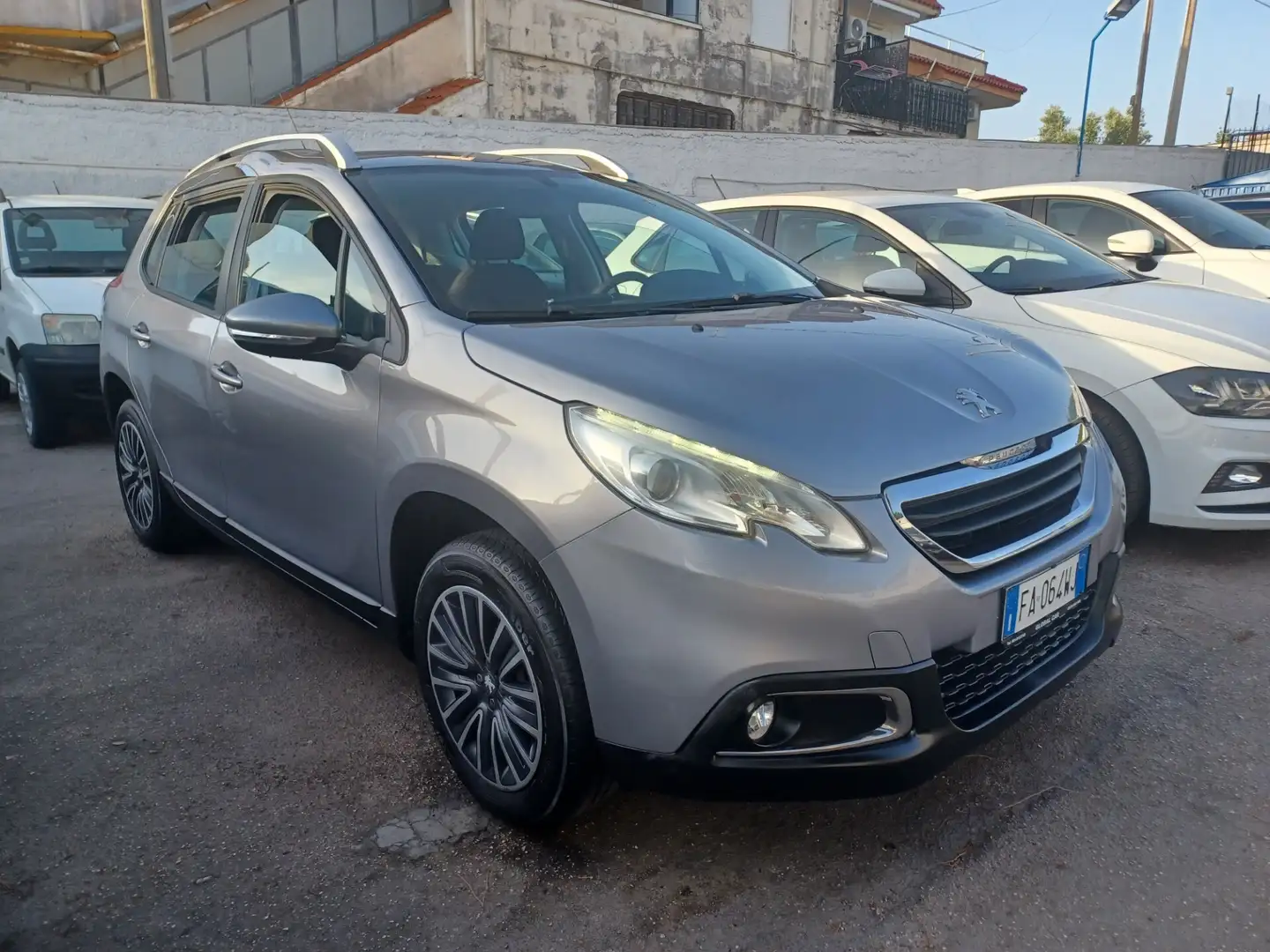Peugeot 2008 PureTech 82 Active Grigio - 2