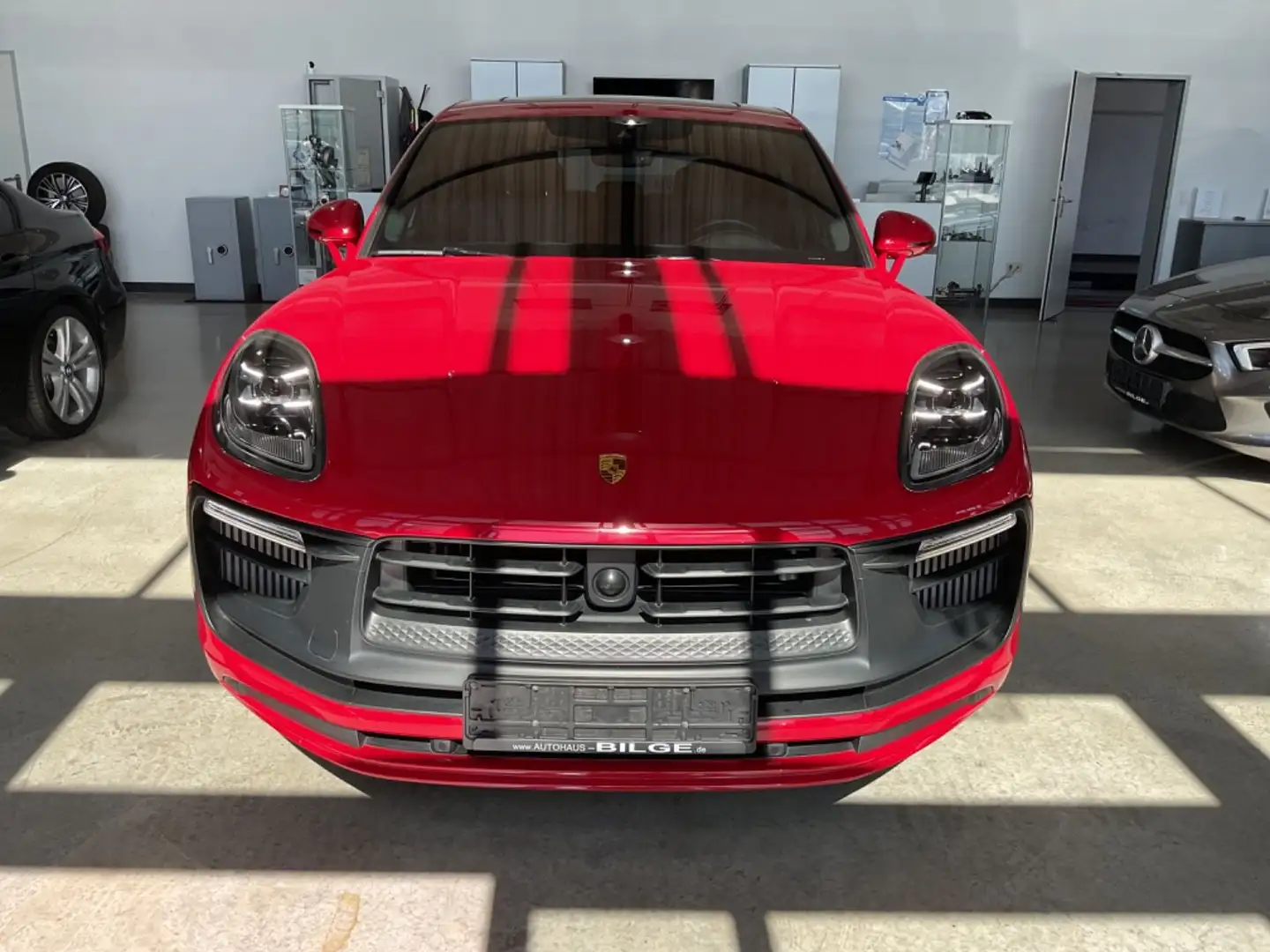 Porsche Macan GTS Approved Panorama SportDesign Chrono Rot - 2