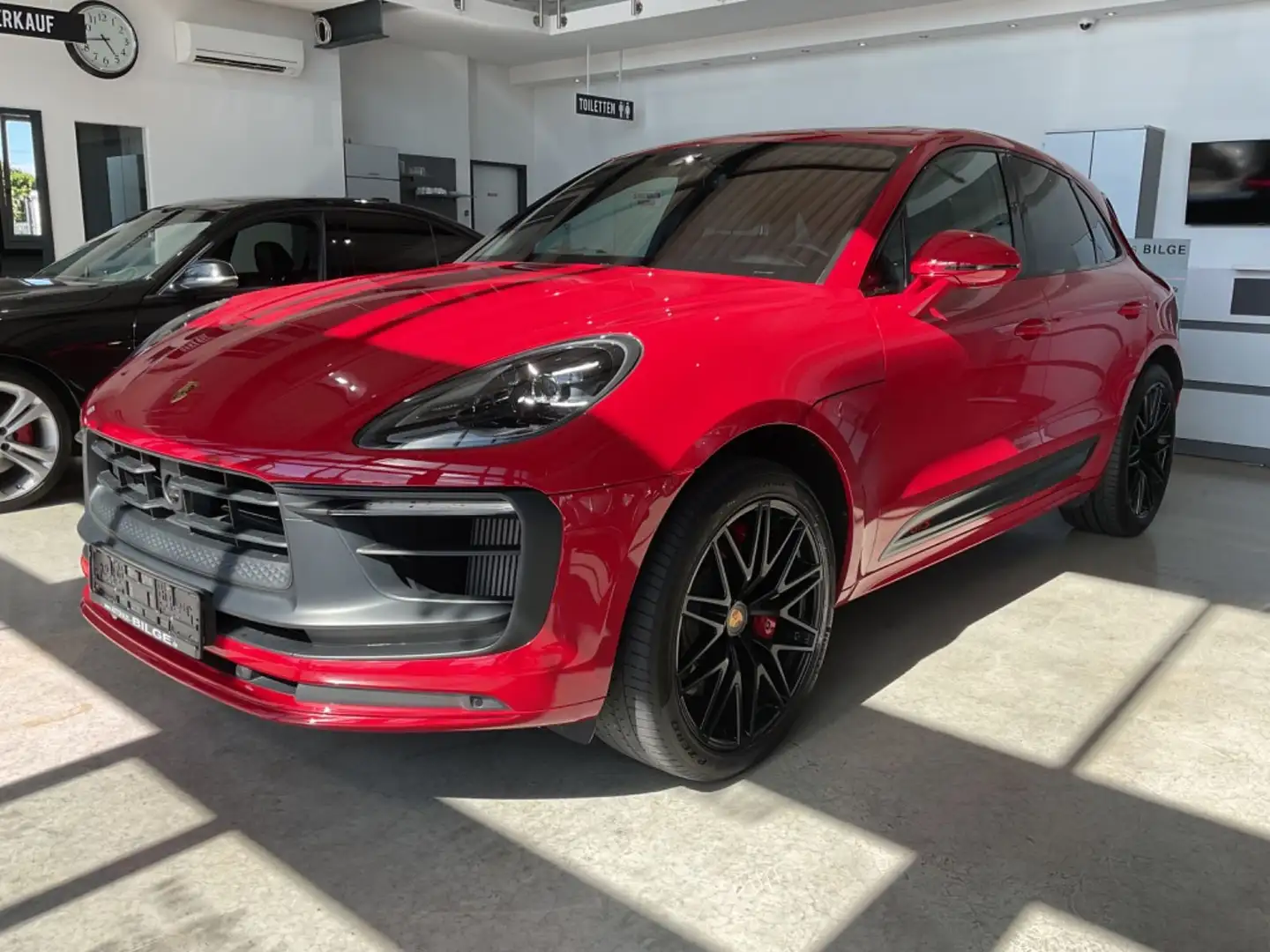 Porsche Macan GTS Approved Panorama SportDesign Chrono Rot - 1