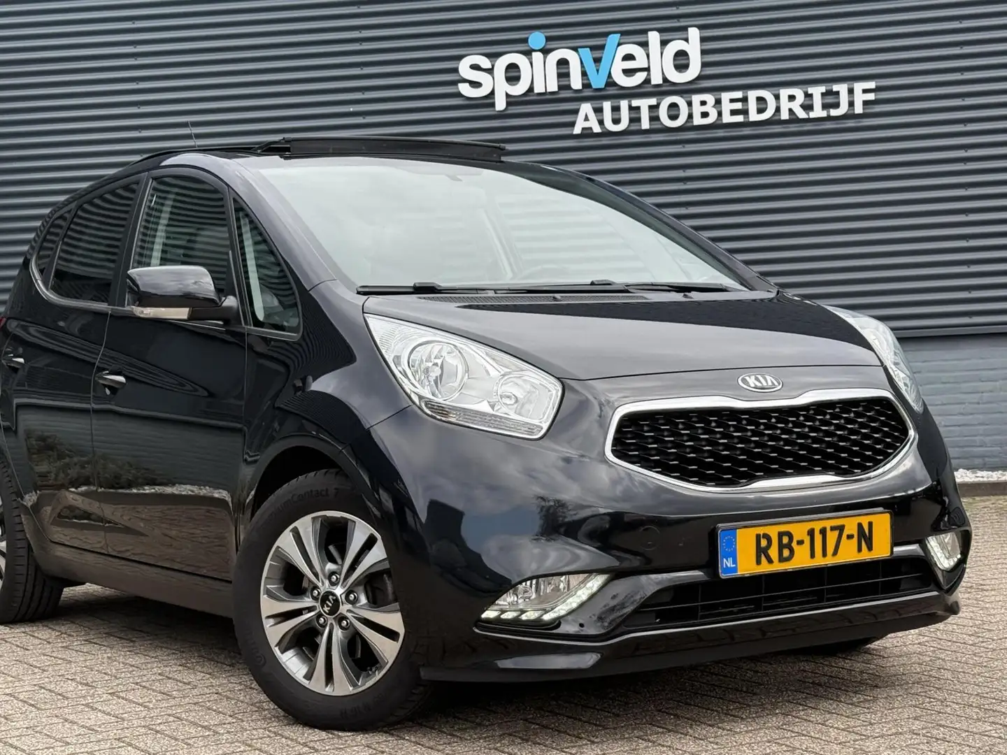 Kia Venga 1.4 CVVT ExecutiveLine BJ`18 NAP NL Schuifdak 1ste Noir - 2