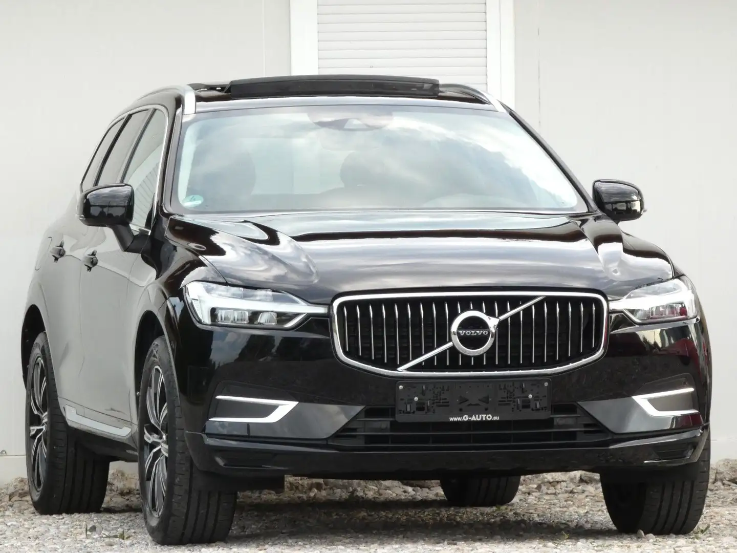 Volvo XC60 Inscription AWD VIRTUAL/KAMERA/PANORAMA/AHK Schwarz - 1