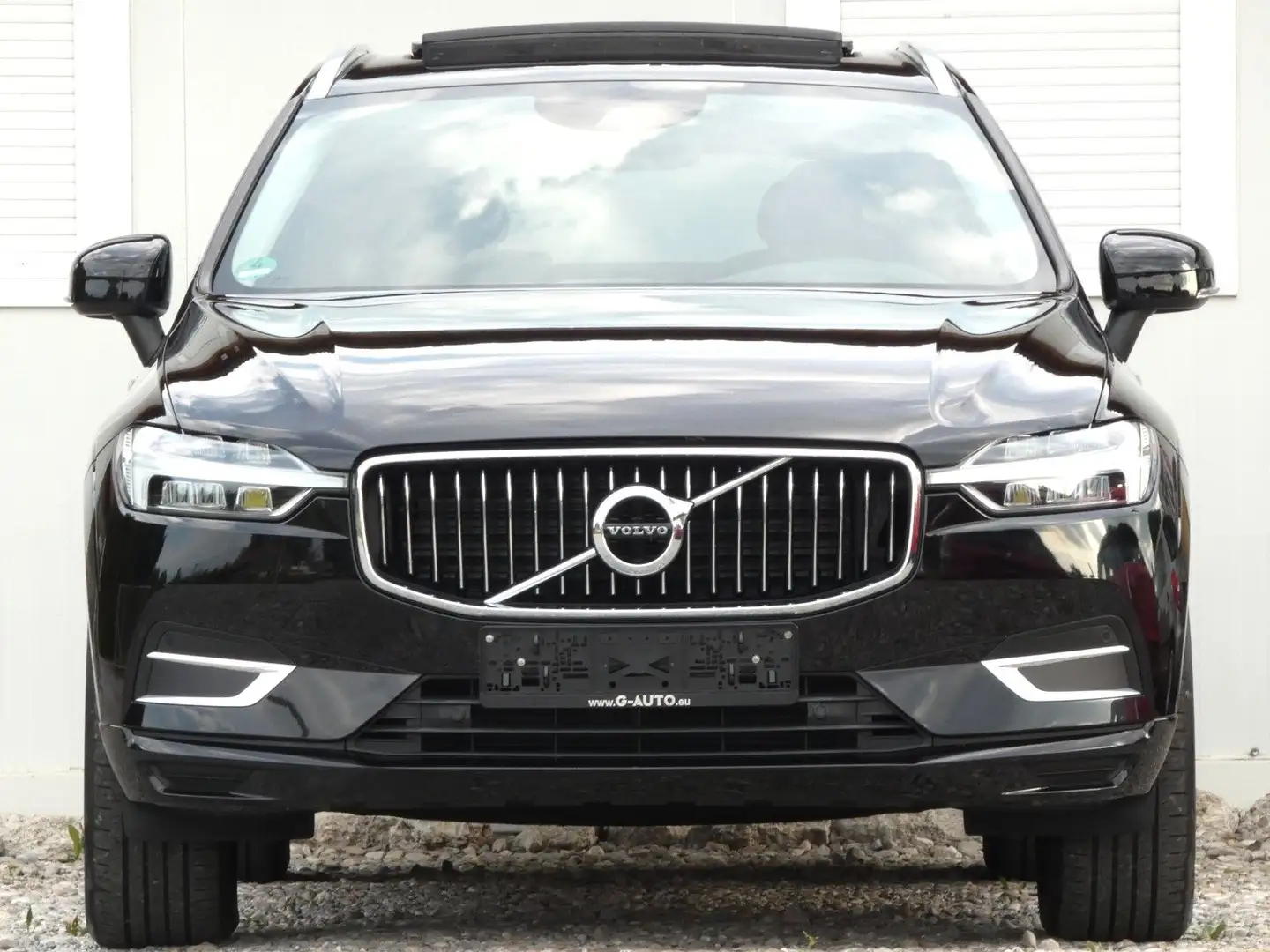 Volvo XC60 Inscription AWD VIRTUAL/KAMERA/PANORAMA/AHK Schwarz - 2