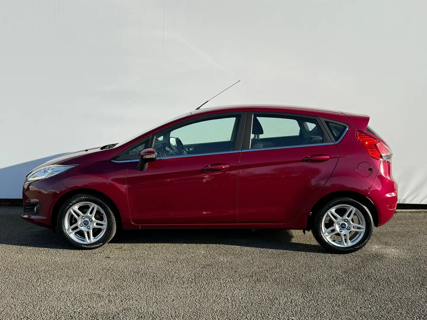 Ford Fiesta 1.0 EcoBoost Titanium LED | Sportvelgen | AllSeaso Rot - 2
