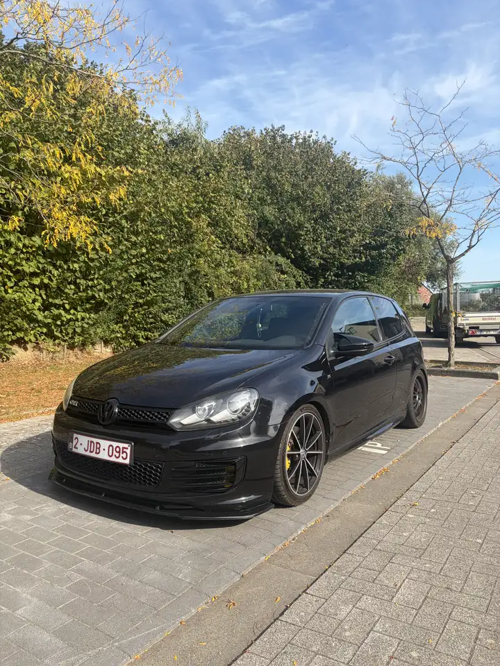 Volkswagen Golf GTI
