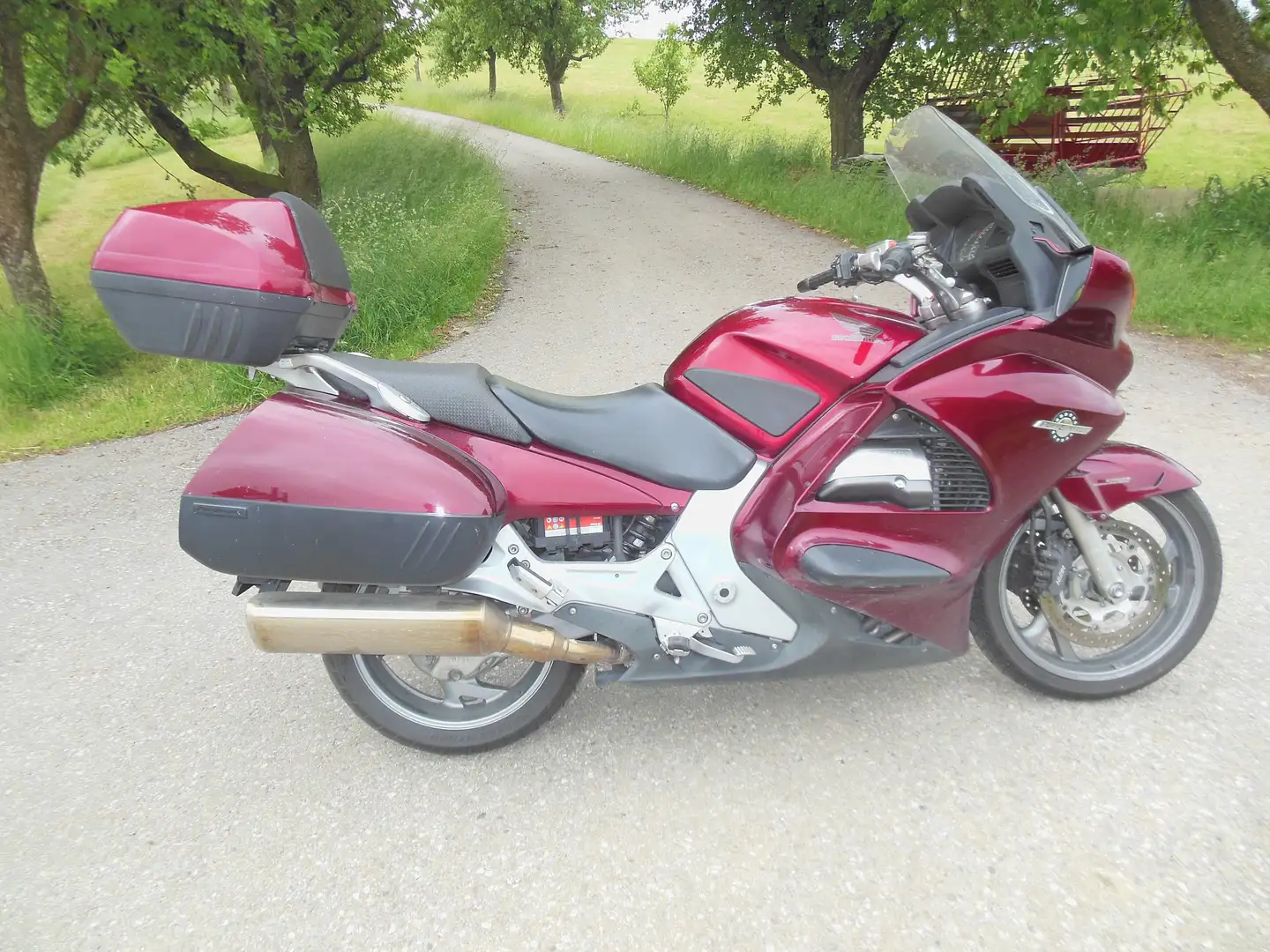 Honda Pan European Pan European ST 1300 crvena - 1