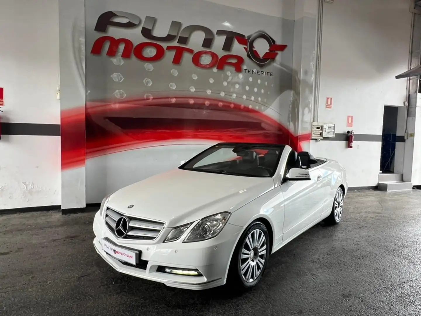 Mercedes-Benz E 220 Cabrio 220CDI 7G Plus Wit - 1