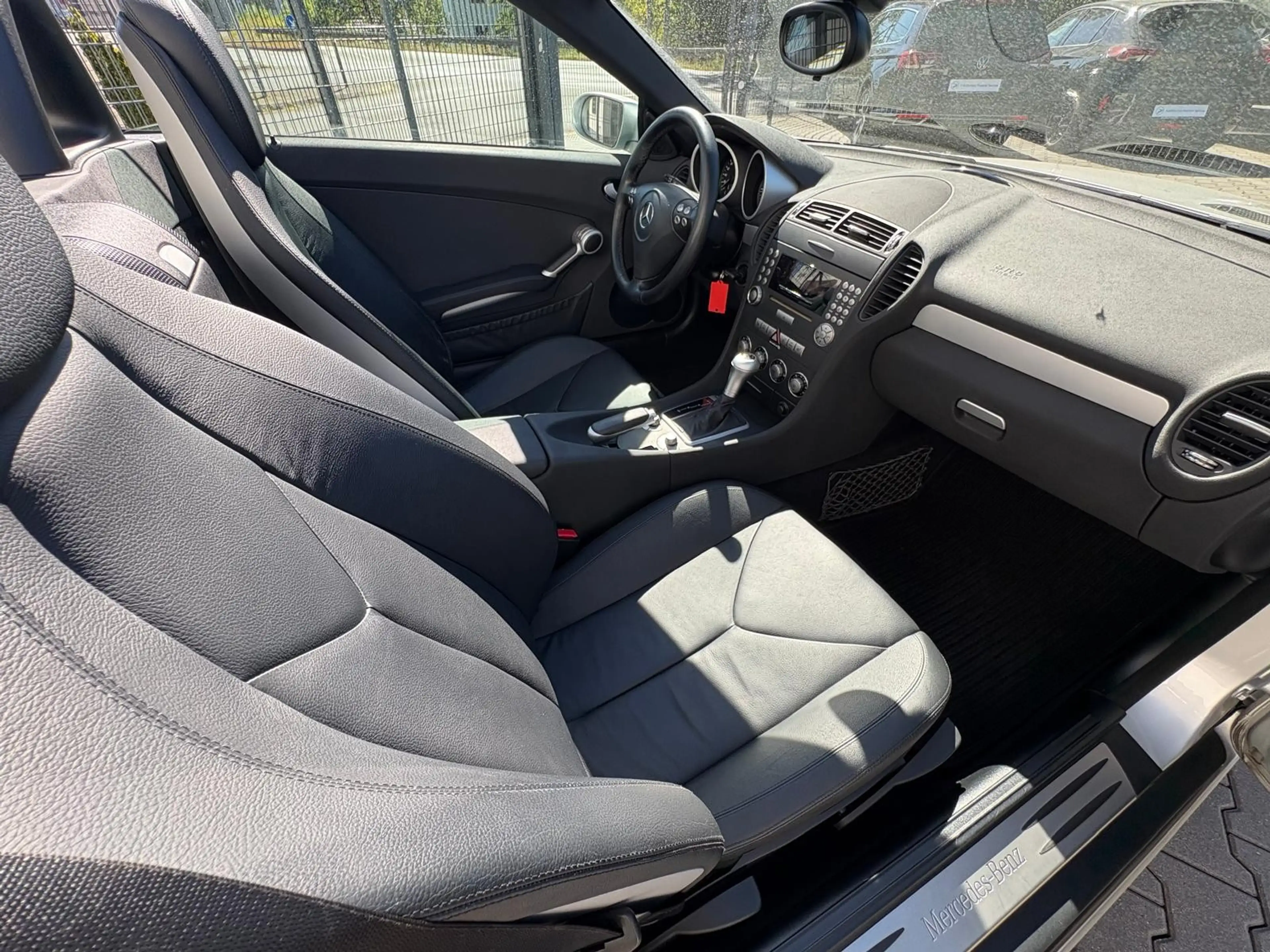 Mercedes-Benz SLK 200 — photo 8