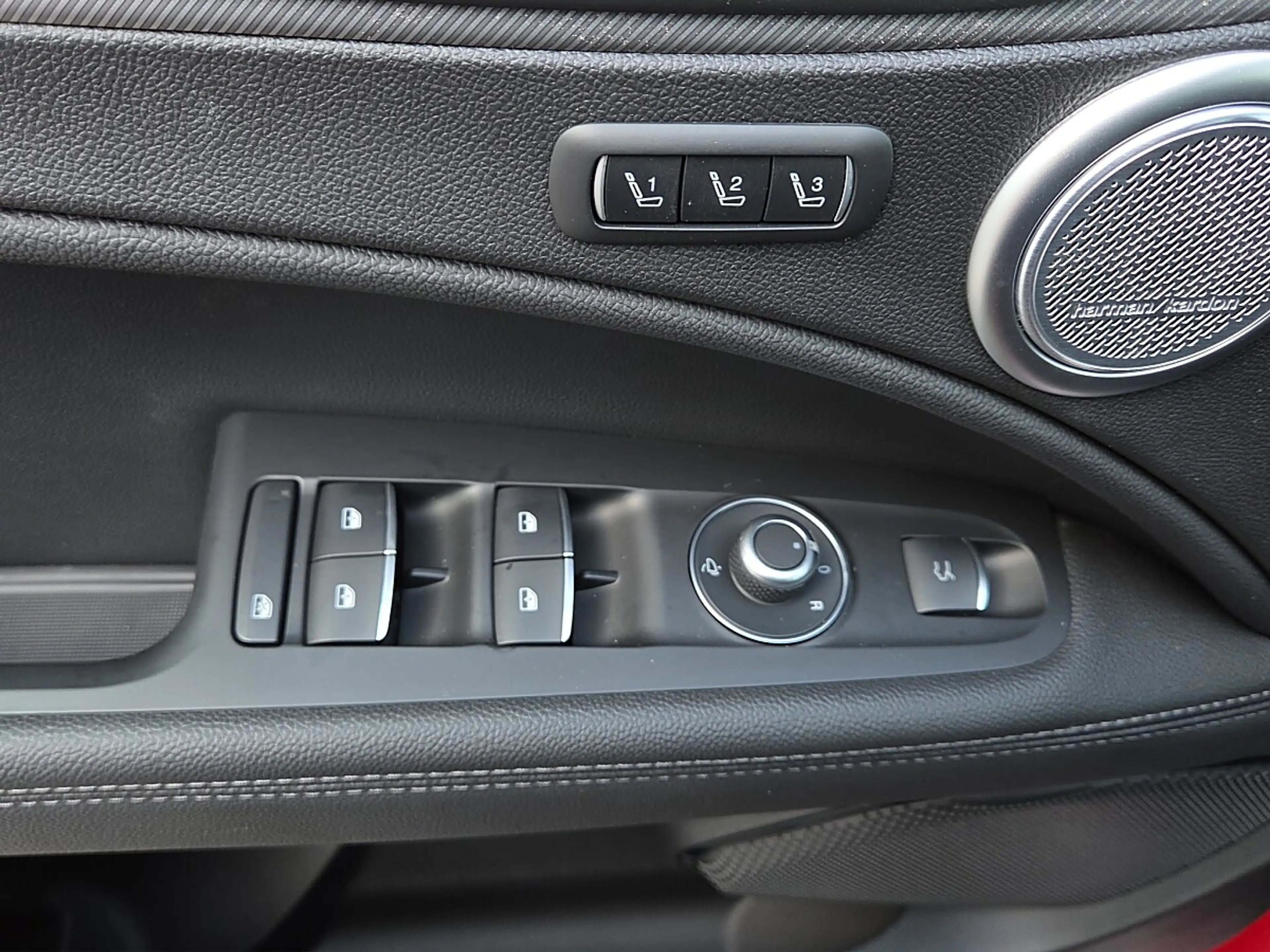 Alfa Romeo Stelvio 2.2 JTDM Veloce Q4 (EURO 6e) — photo 10