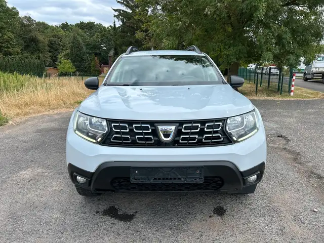 Dacia Duster view 8