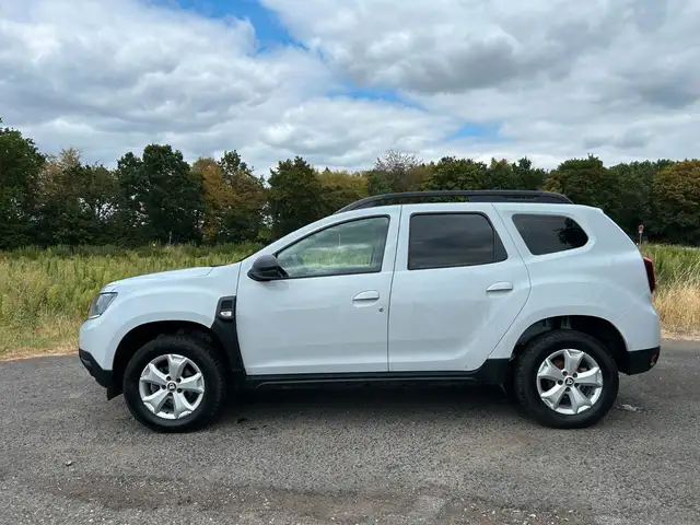Dacia Duster view 2