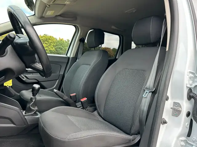 Dacia Duster view 14