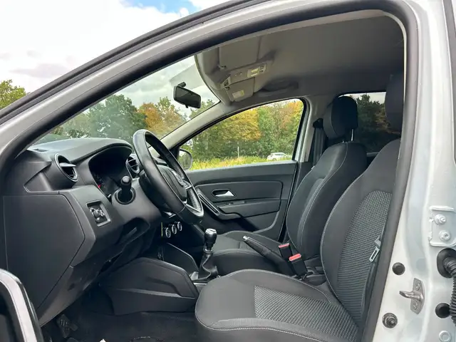 Dacia Duster view 10