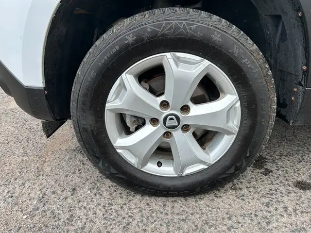 Dacia Duster view 9